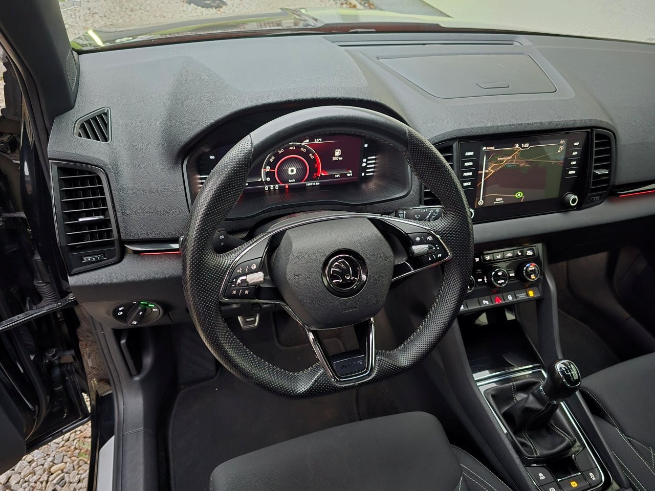 
								Škoda KAROQ SUV 2021 full									