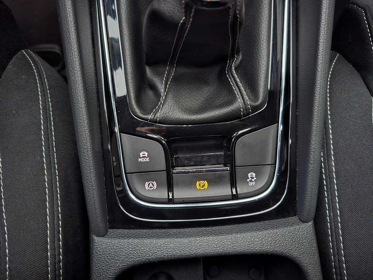 
								Škoda KAROQ SUV 2021 full									