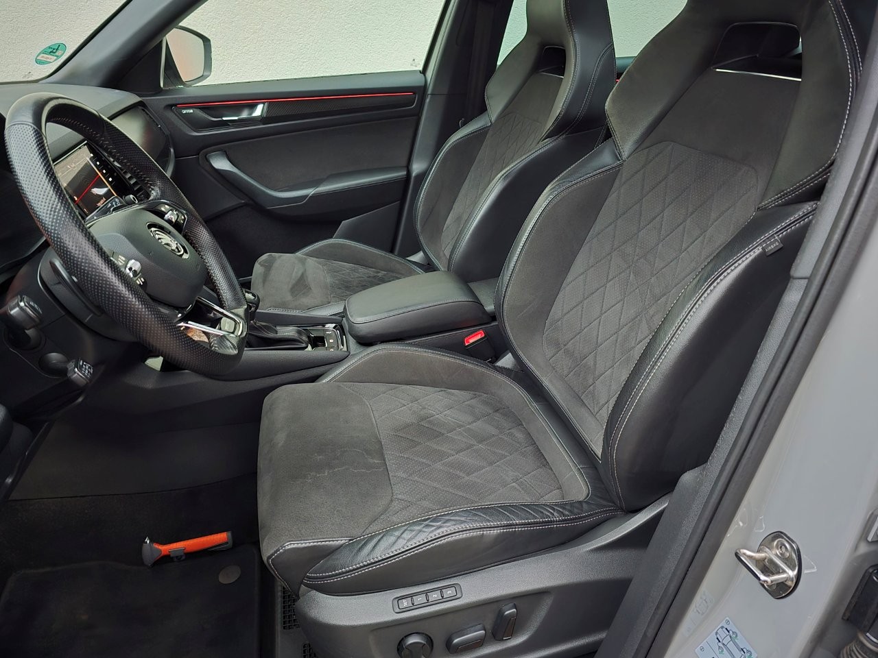 
								Škoda Kodiaq SUV 2020 full									