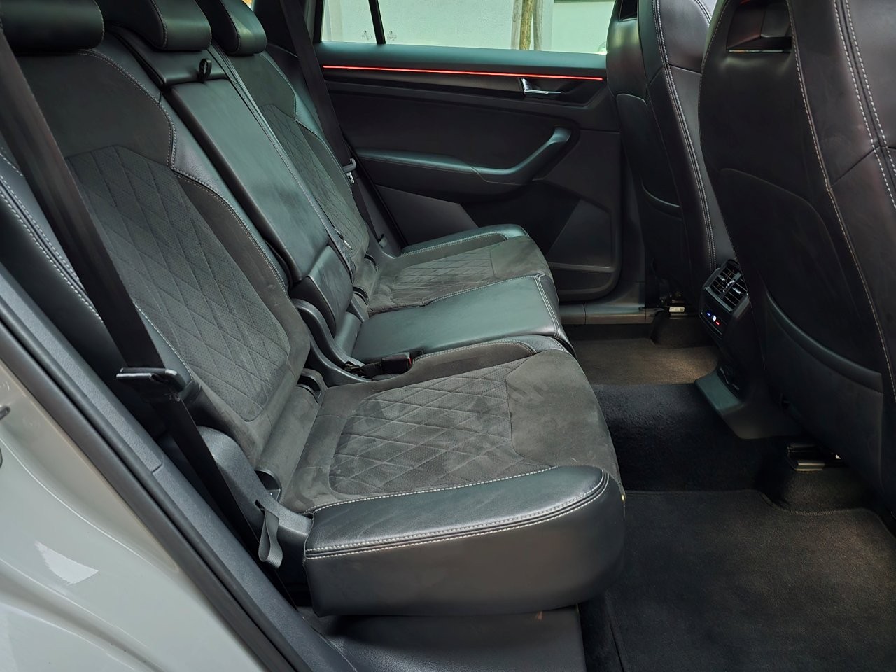 
								Škoda Kodiaq SUV 2020 full									