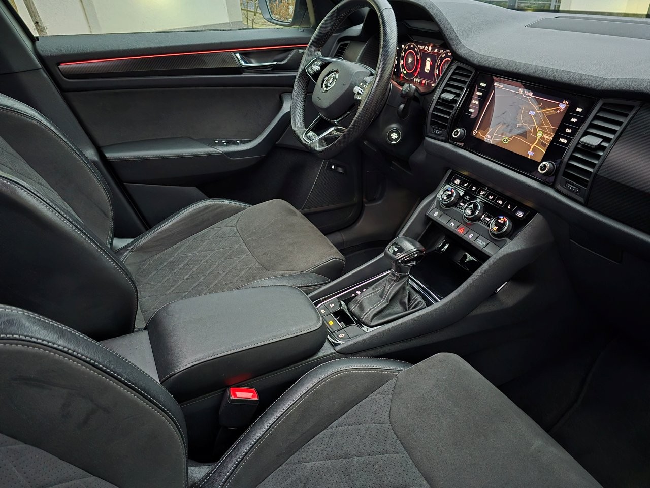 
								Škoda Kodiaq SUV 2020 full									