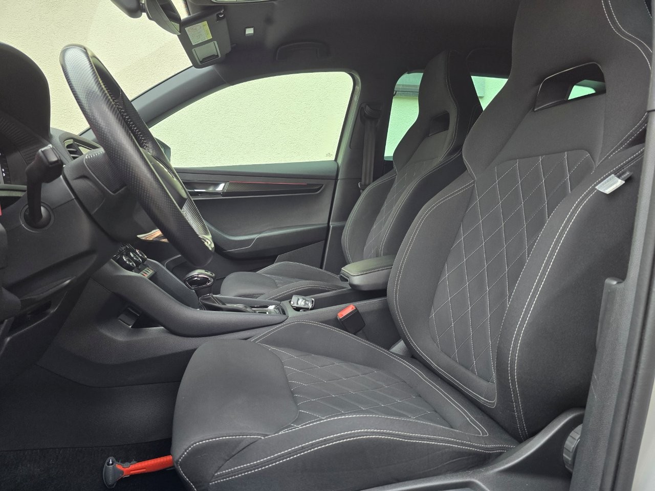 
								Škoda Karoq 1.5 TSI ACT Sportline DSG full									