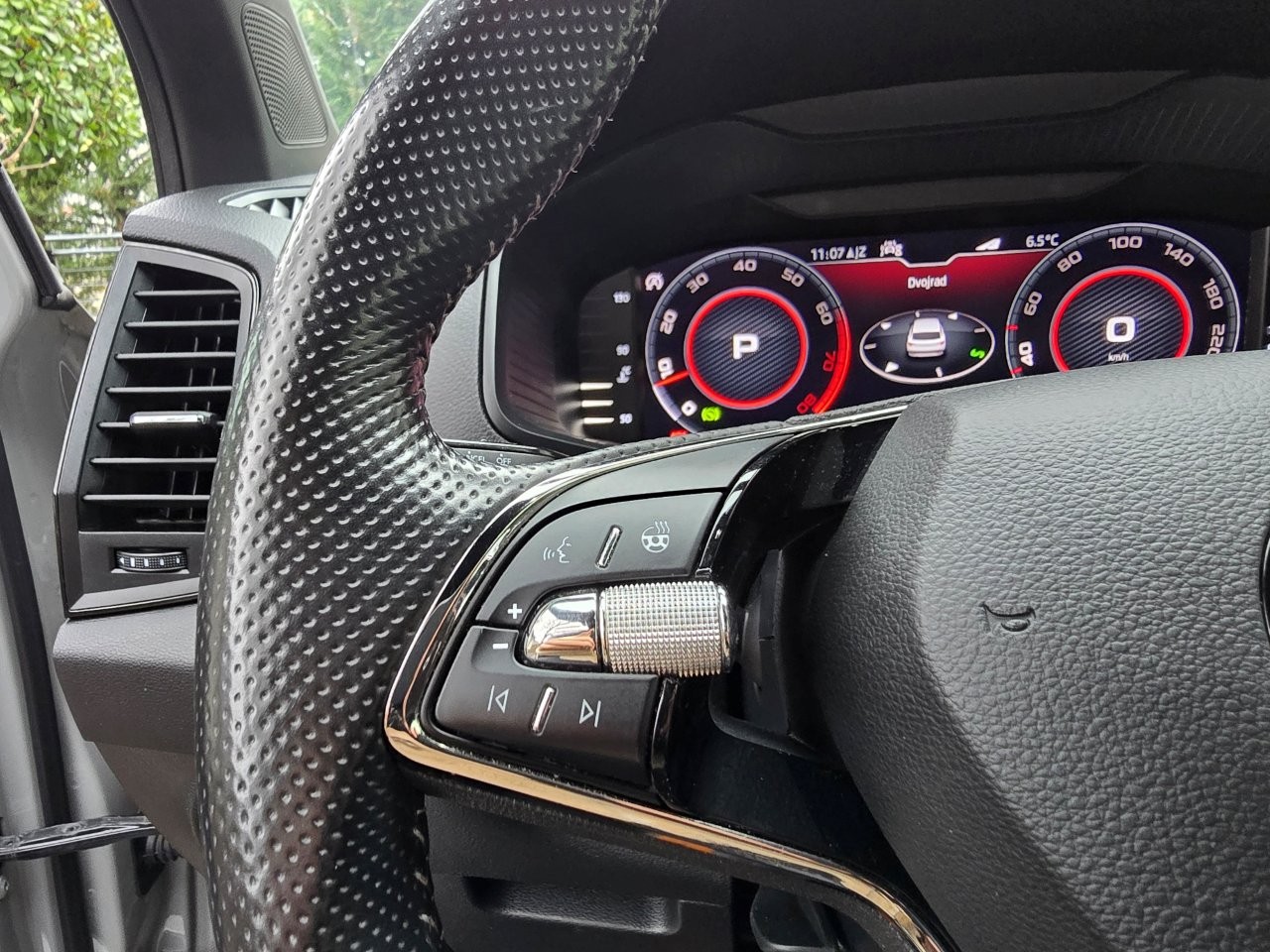 
								Škoda Karoq 1.5 TSI ACT Sportline DSG full									