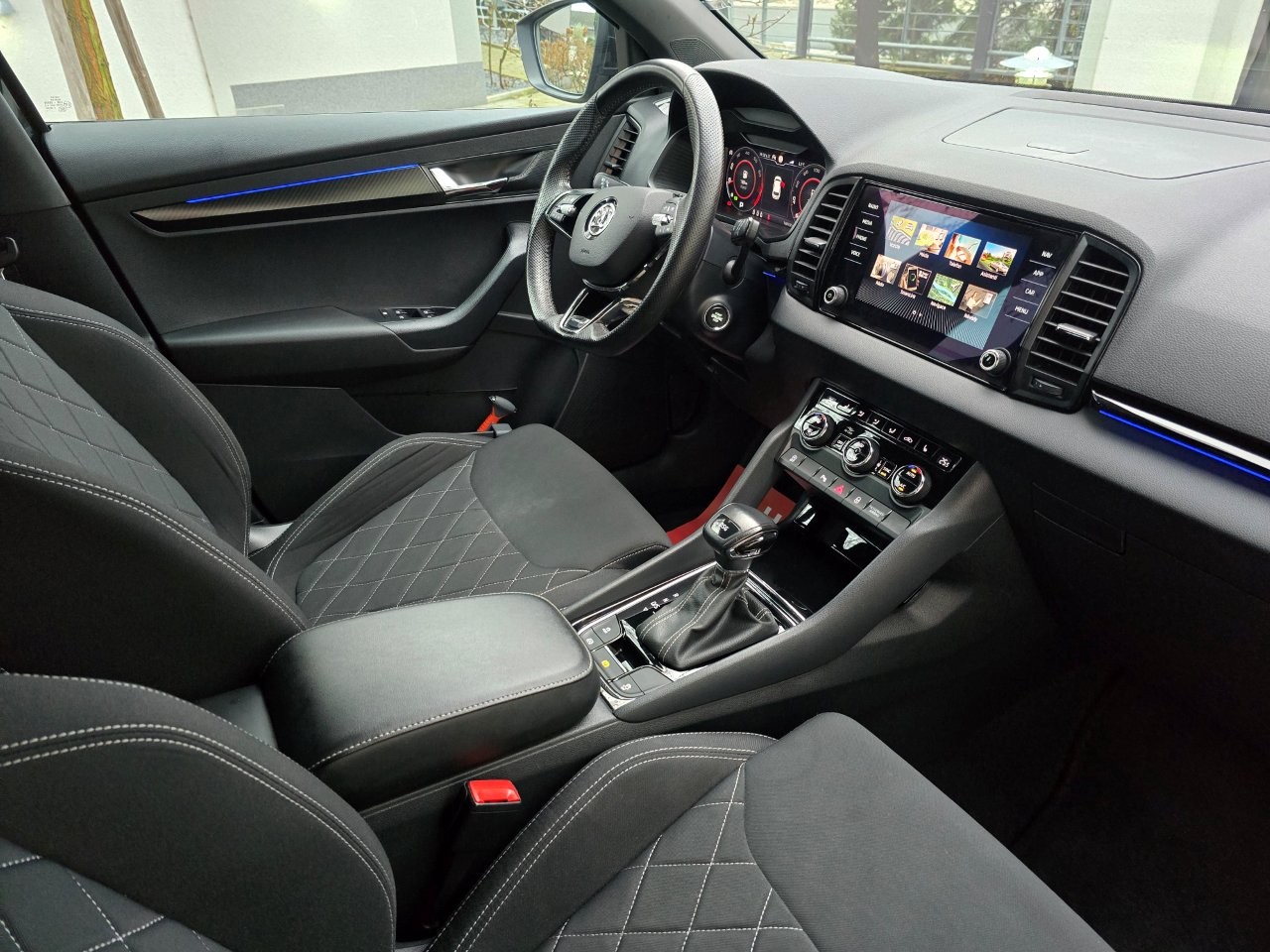 
								Škoda Karoq 1.5 TSI ACT Sportline DSG full									