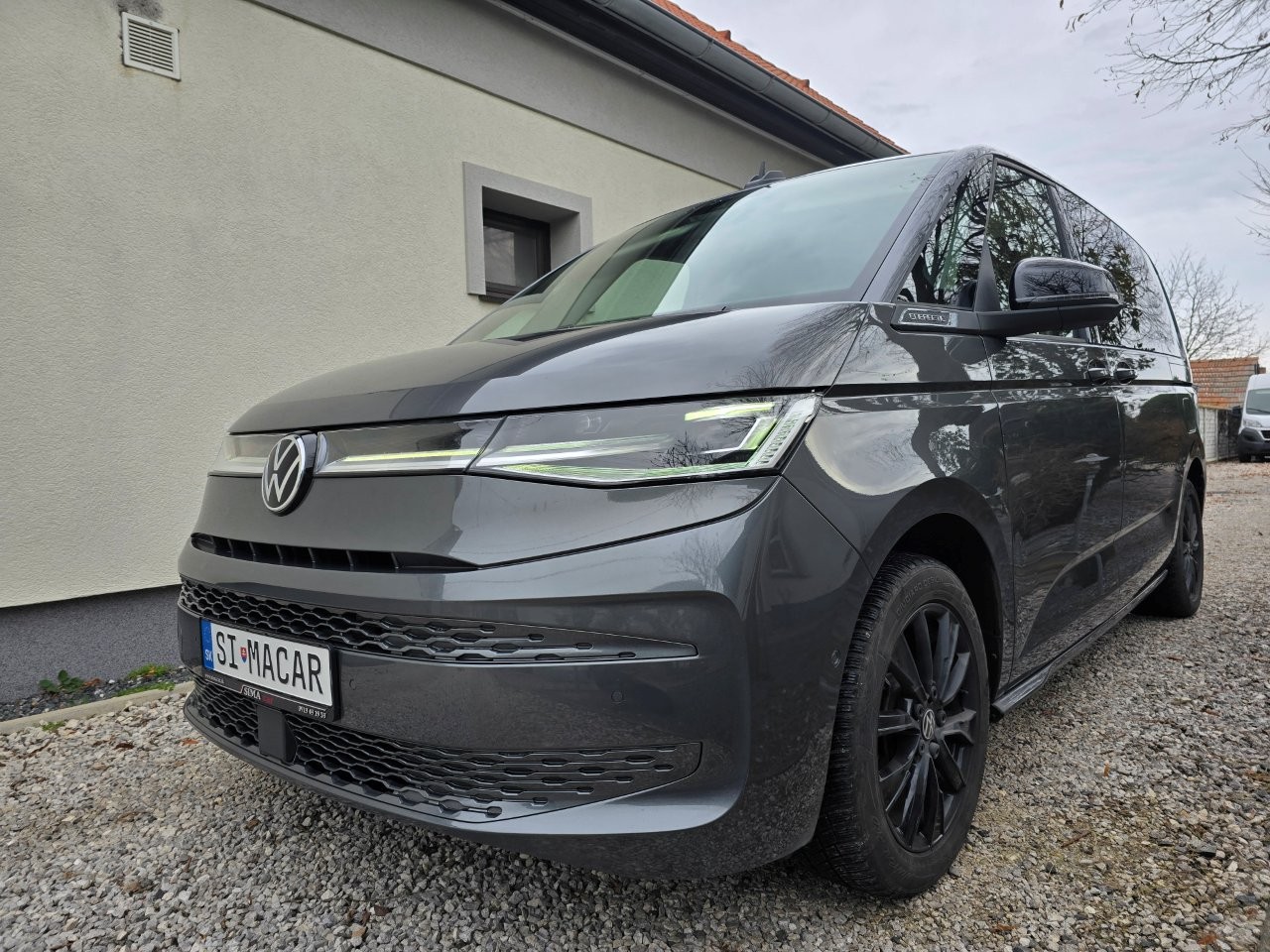 
								Volkswagen T7 Multivan Style PlugInHybrid full									