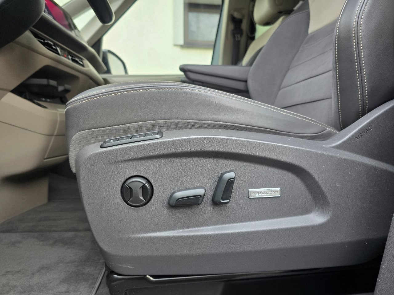 
								Volkswagen T7 Multivan Style PlugInHybrid full									
