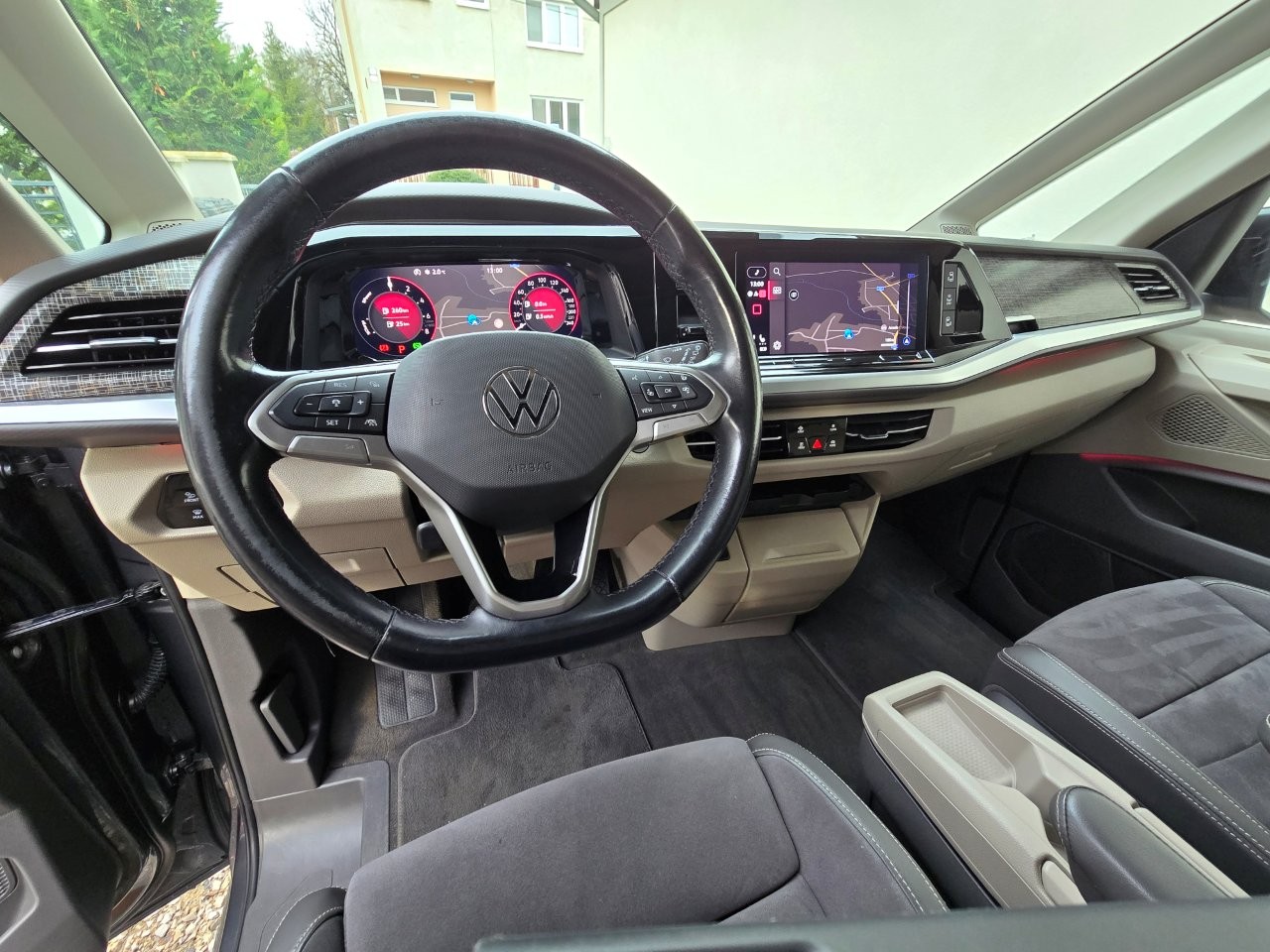 
								Volkswagen T7 Multivan Style PlugInHybrid full									