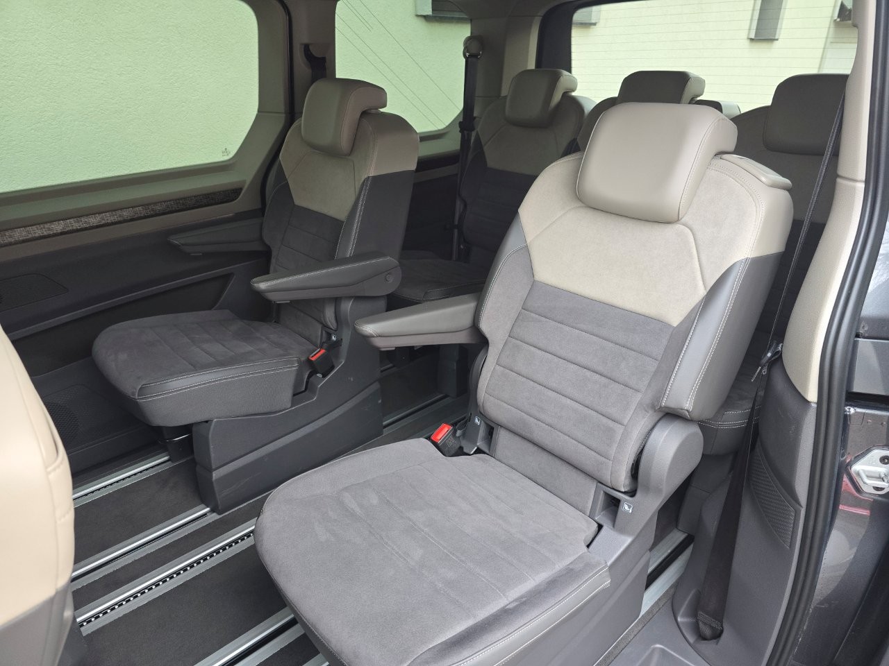 
								Volkswagen T7 Multivan Style PlugInHybrid full									