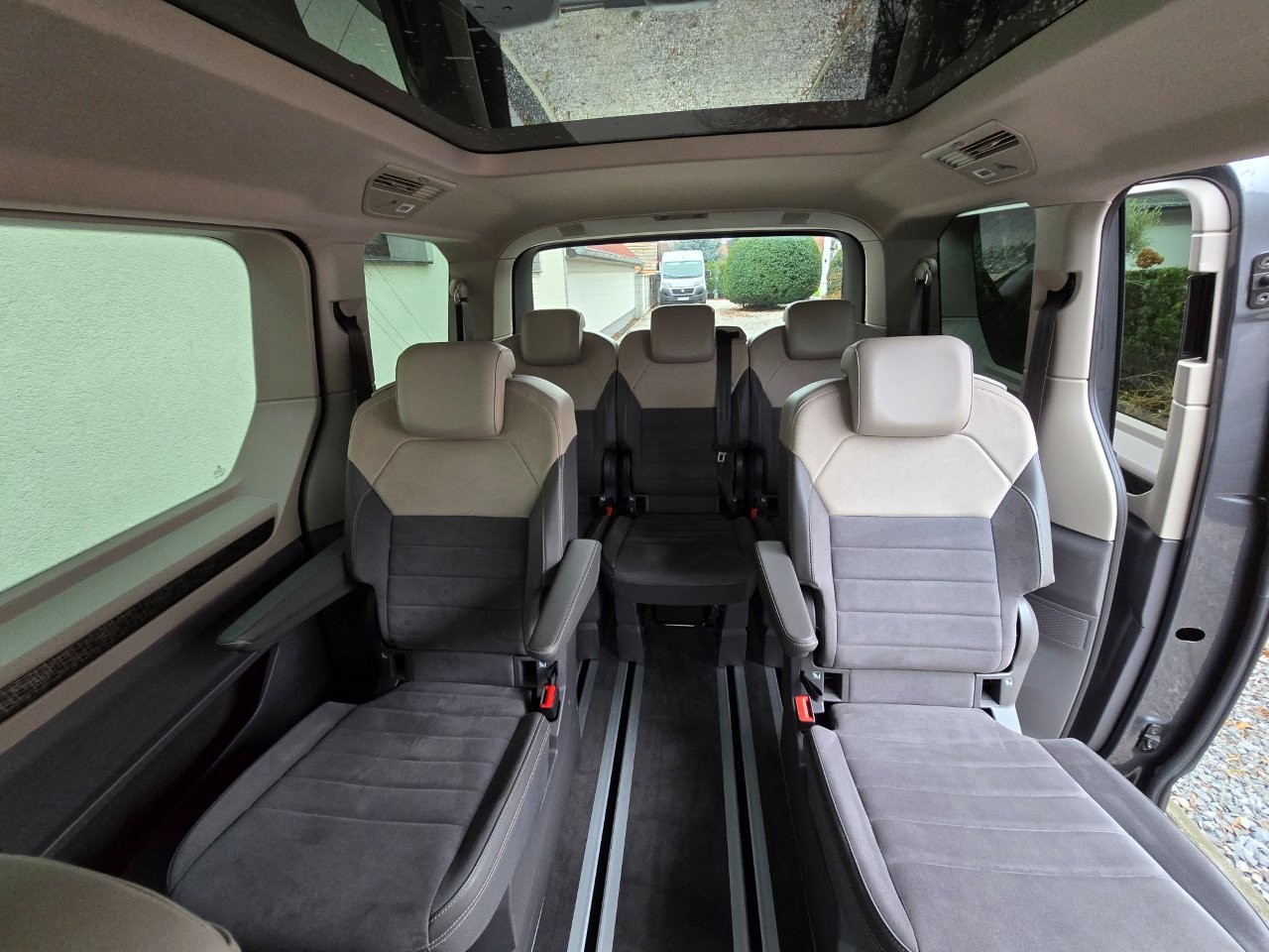 
								Volkswagen T7 Multivan Style PlugInHybrid full									