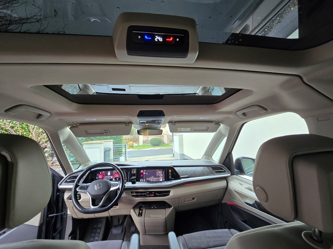 
								Volkswagen T7 Multivan Style PlugInHybrid full									