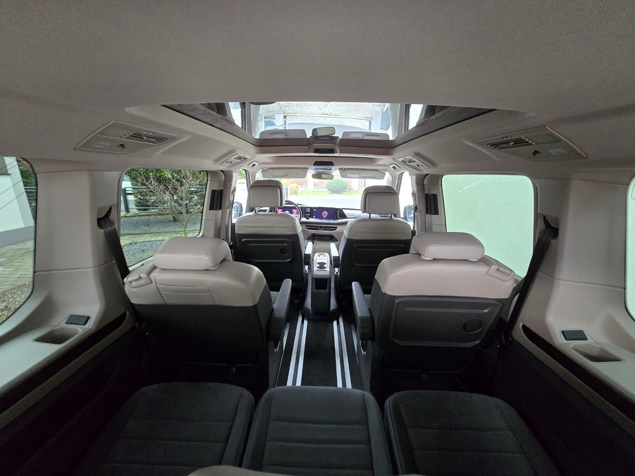 
								Volkswagen T7 Multivan Style PlugInHybrid full									