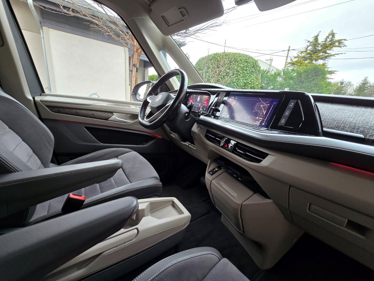 
								Volkswagen T7 Multivan Style PlugInHybrid full									