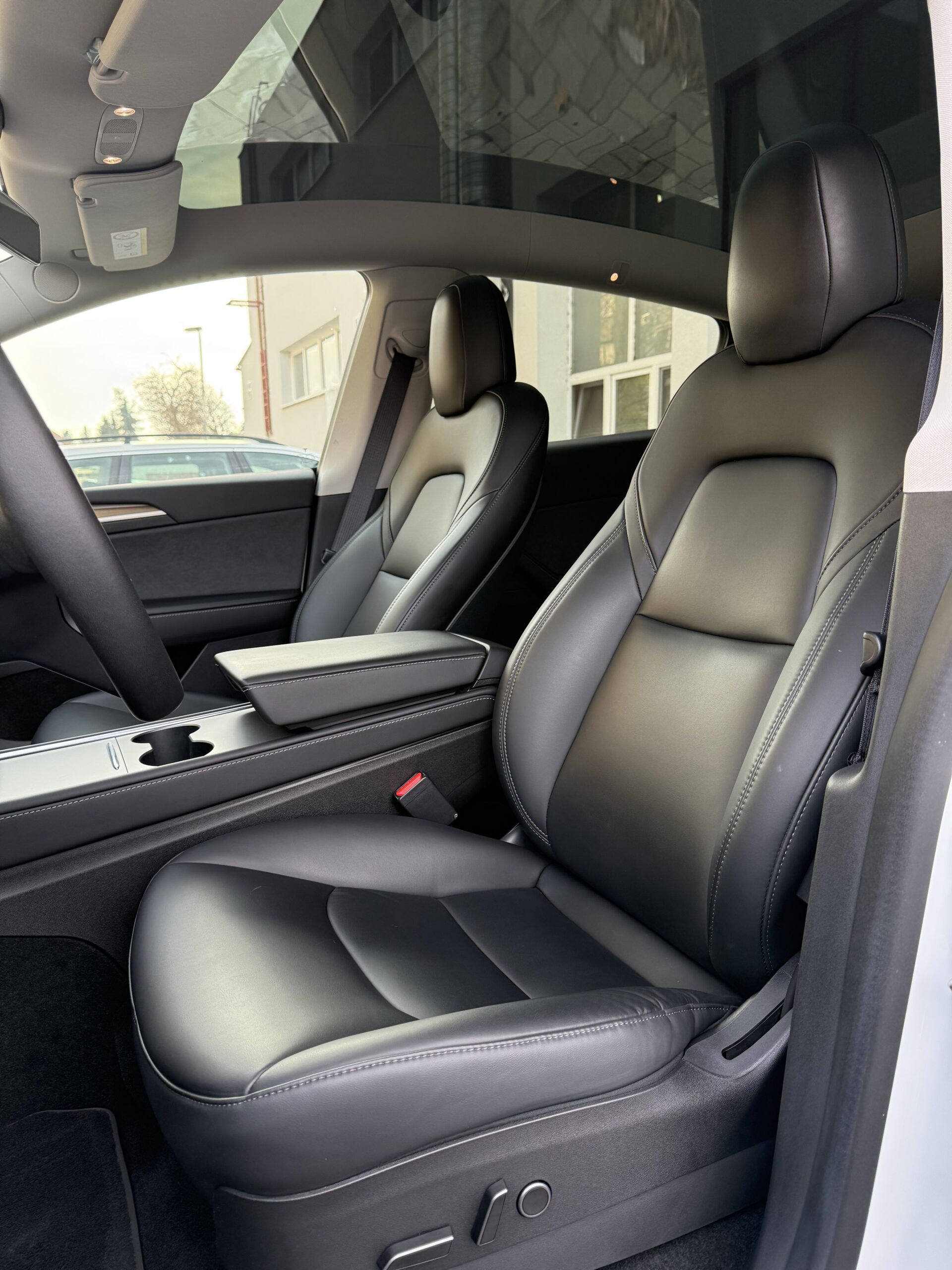 
								💥💣TESLA Y Black Packet FACELIFT82Kwh,LR,DUAL M.4×4, full									