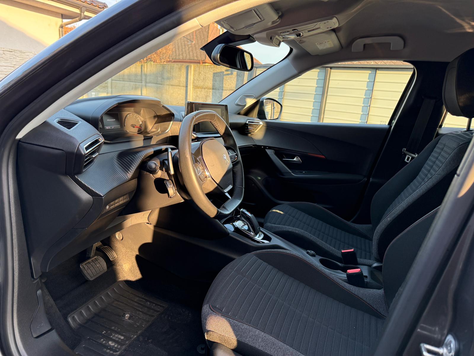 
								Peugeot 2008 1.2 PureTech 130 Active EAT8 full									