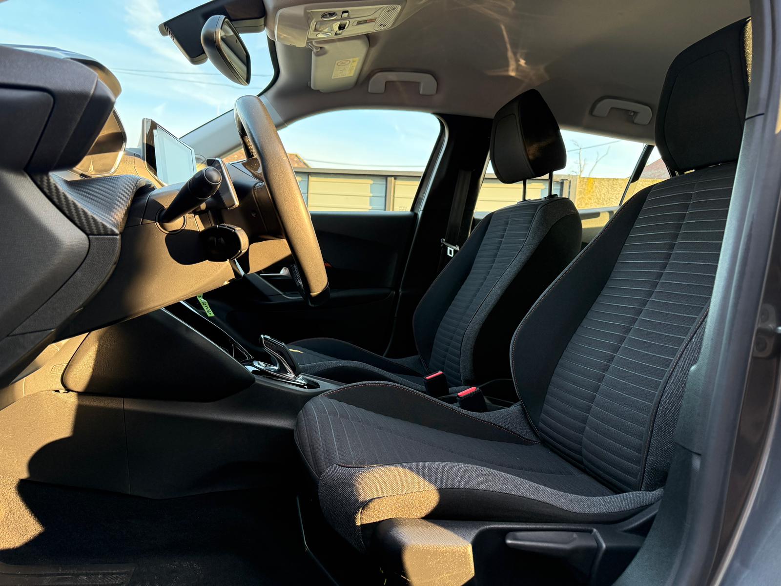 
								Peugeot 2008 1.2 PureTech 130 Active EAT8 full									