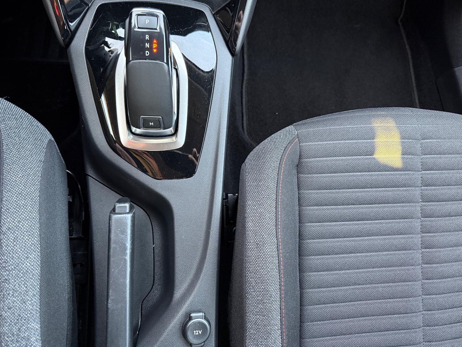 
								Peugeot 2008 1.2 PureTech 130 Active EAT8 full									