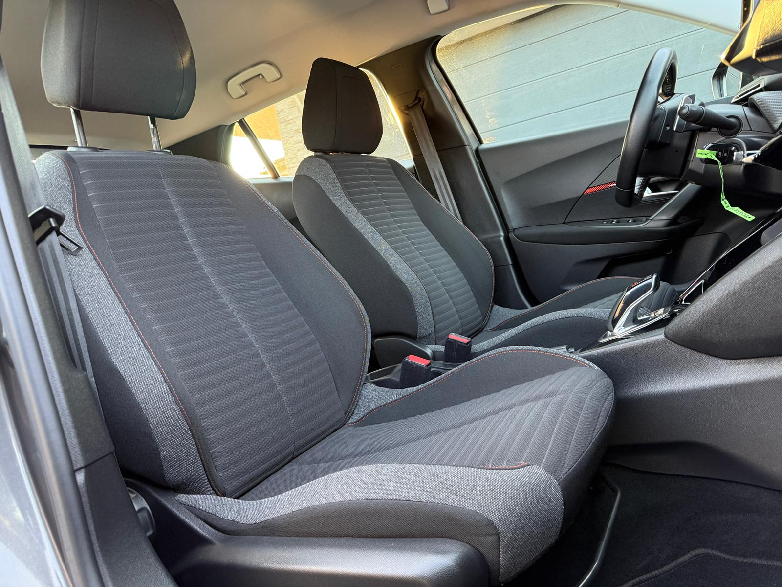 
								Peugeot 2008 1.2 PureTech 130 Active EAT8 full									