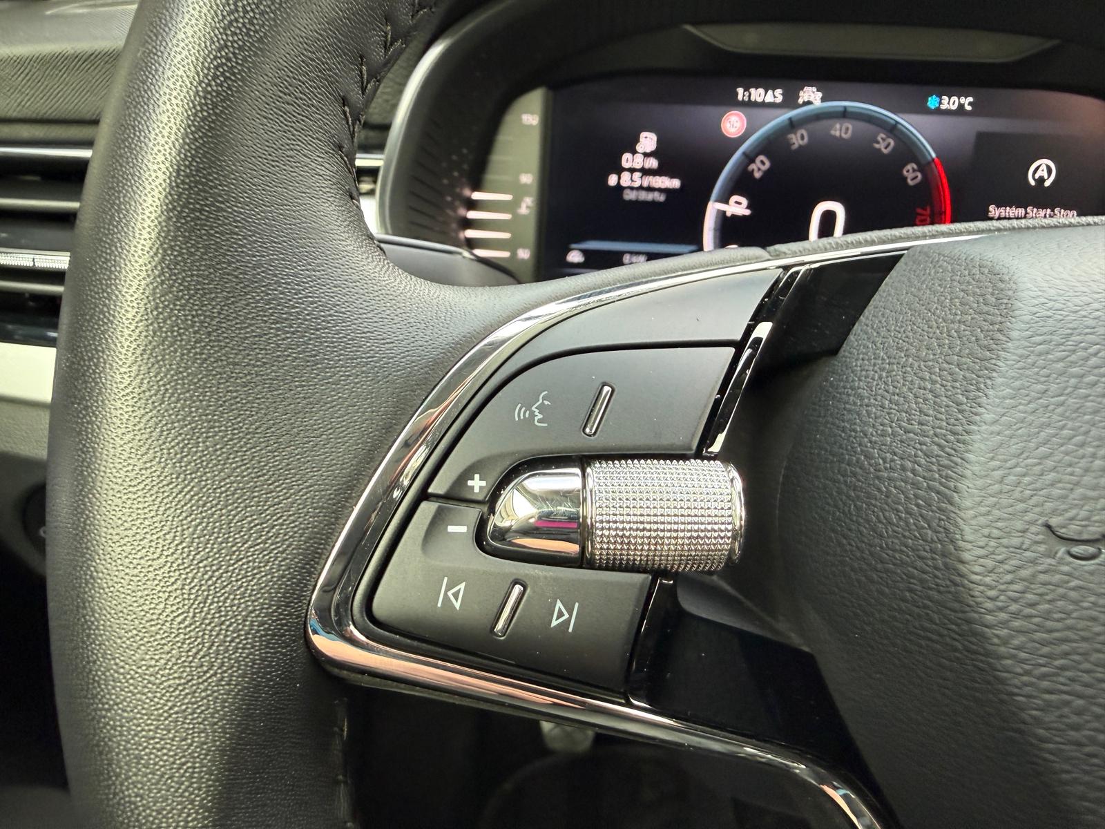 
								Škoda Kamiq 1.0 TSI Active full									