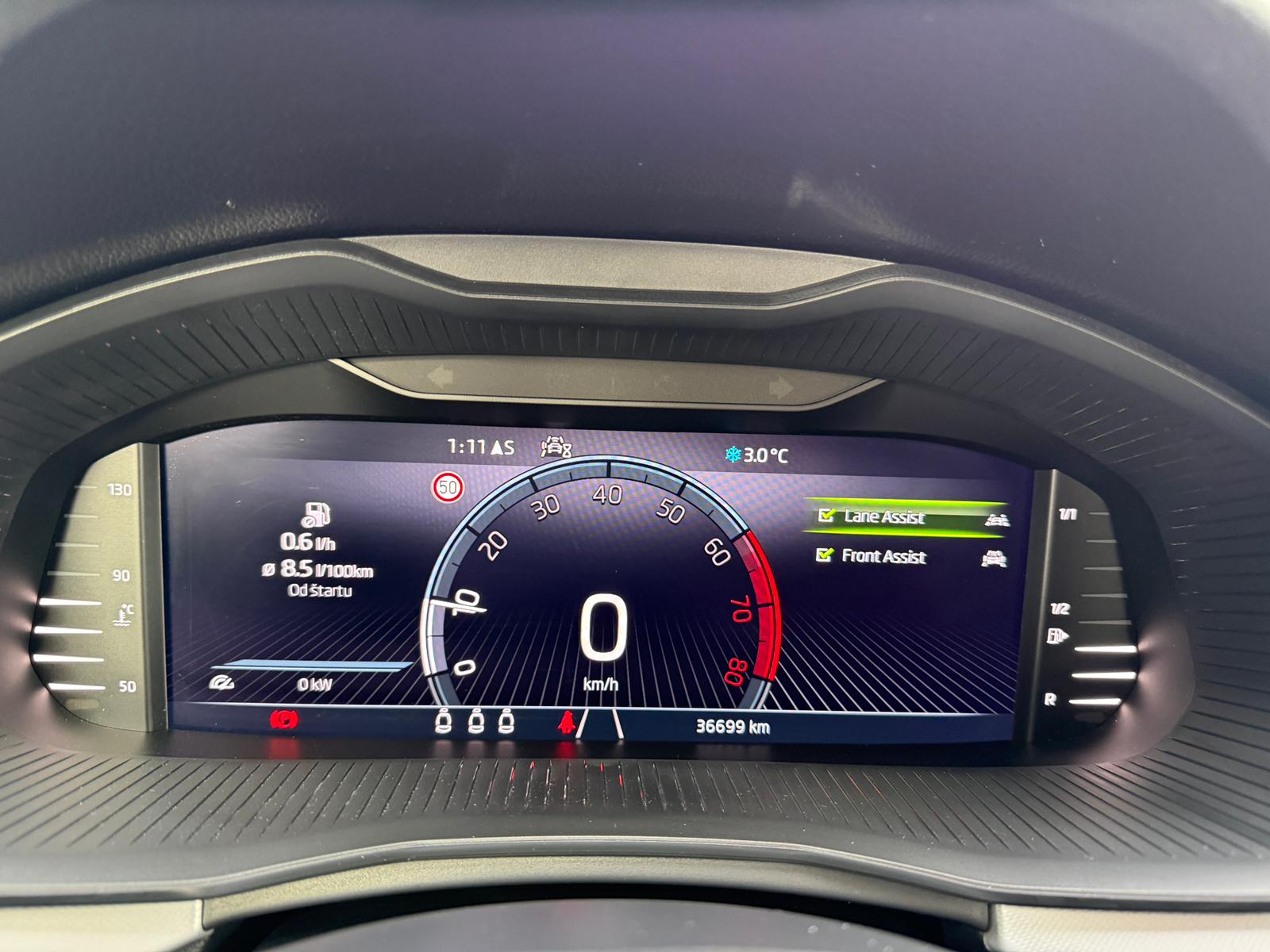 
								Škoda Kamiq 1.0 TSI Active full									