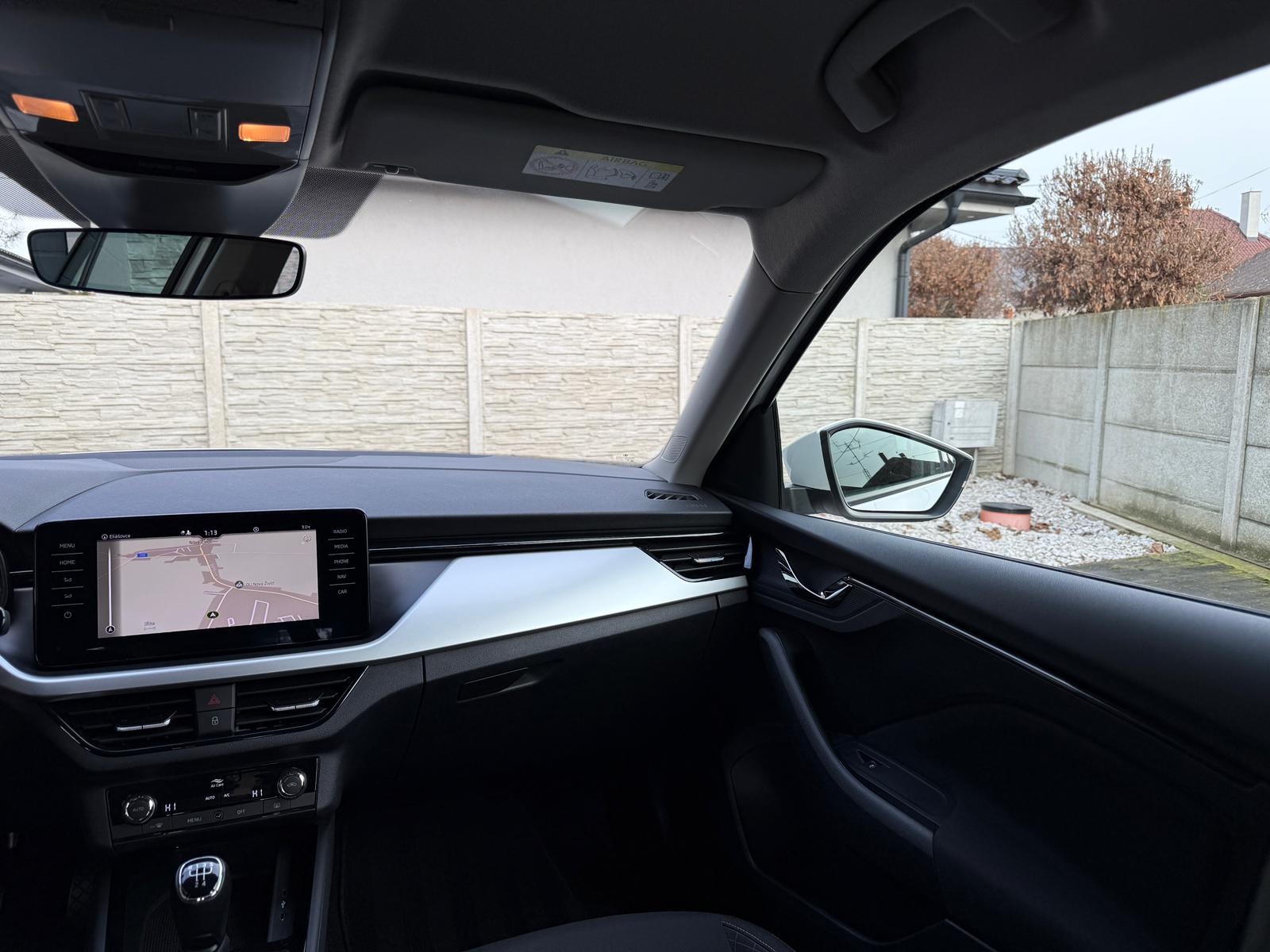 
								Škoda Kamiq 1.0 TSI Active full									