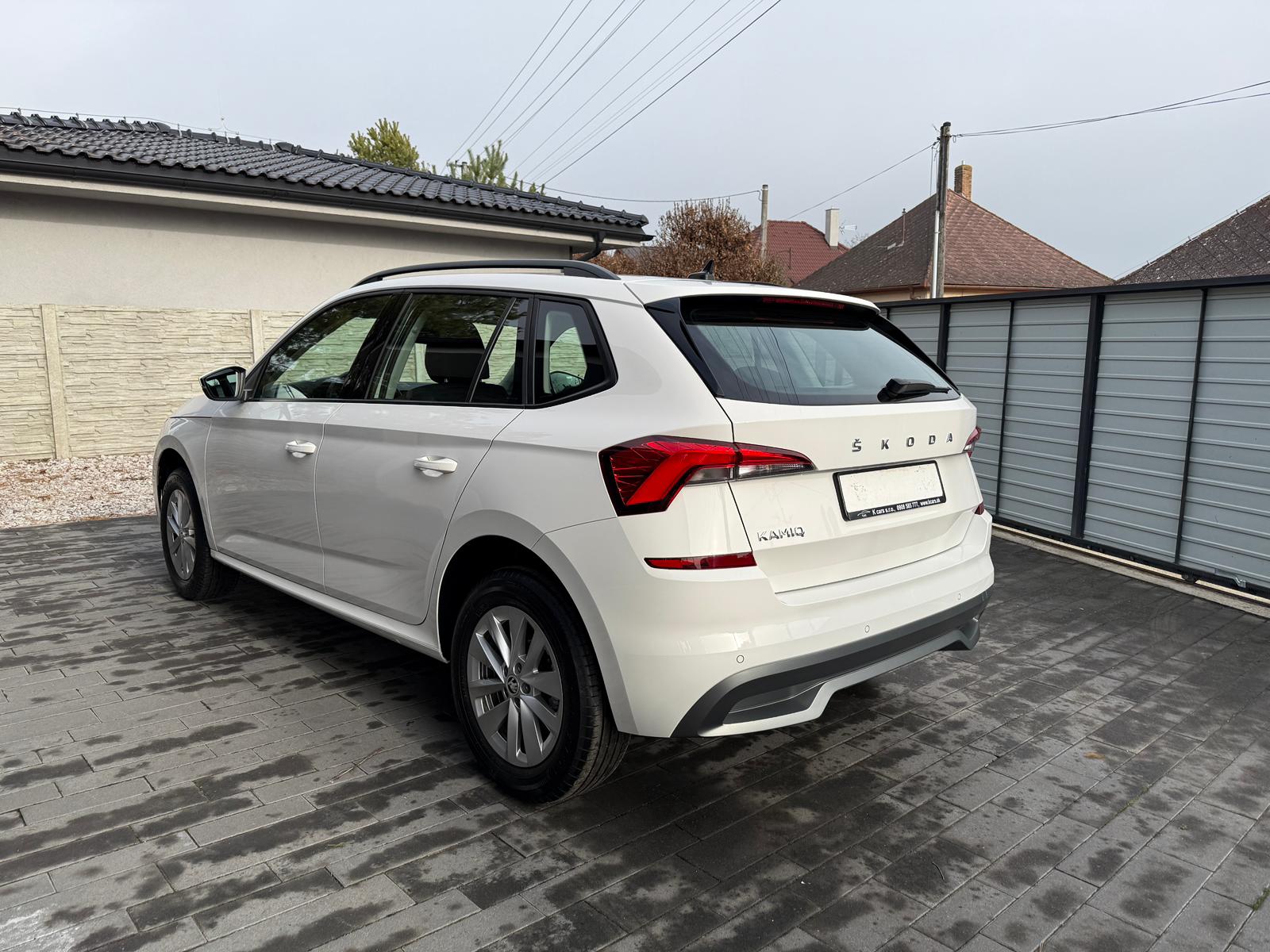 
								Škoda Kamiq 1.0 TSI Active full									