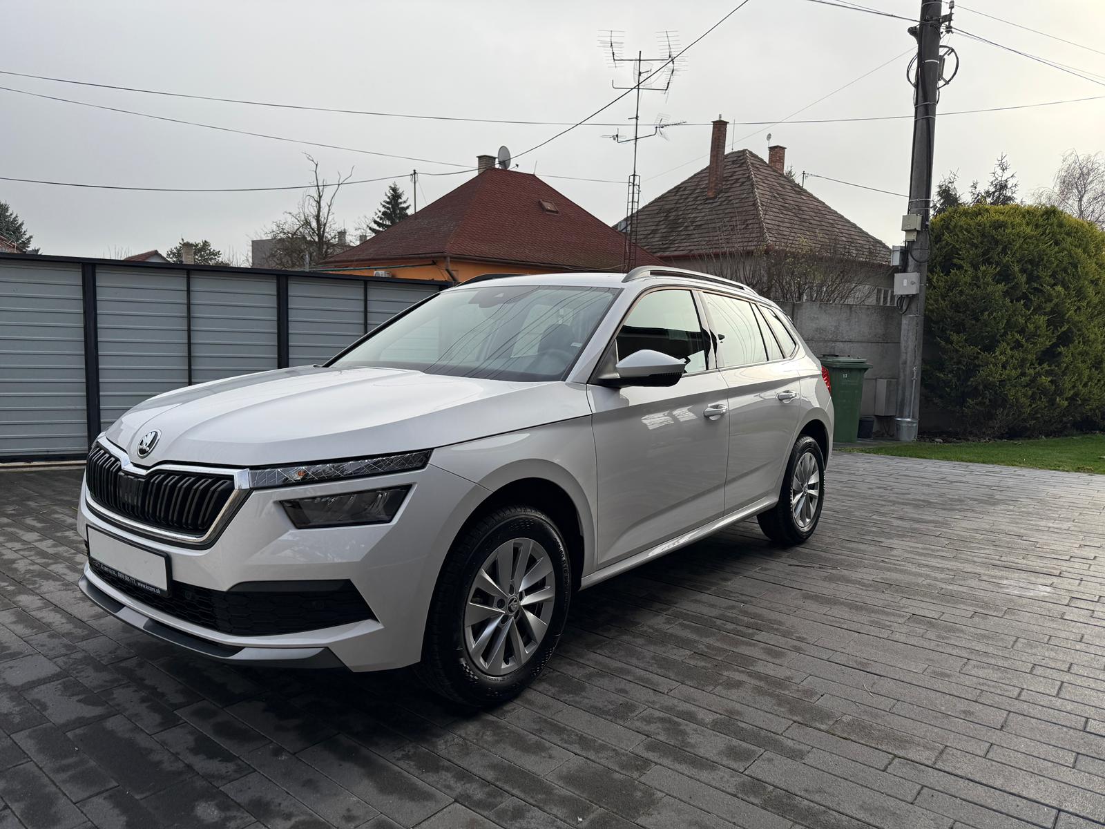 
								Škoda Kamiq 1.0 TSI Active full									