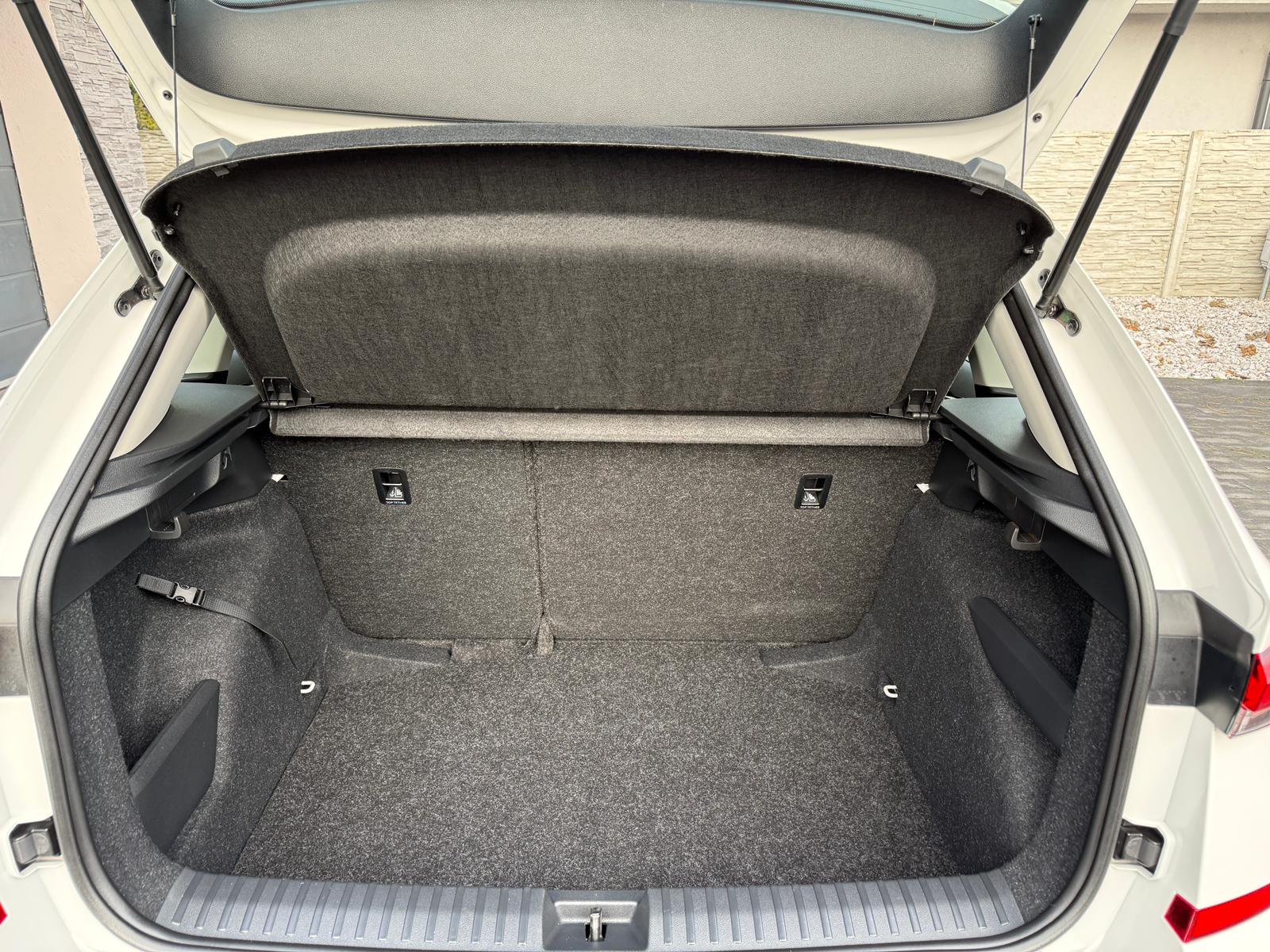 
								Škoda Kamiq 1.0 TSI Active full									