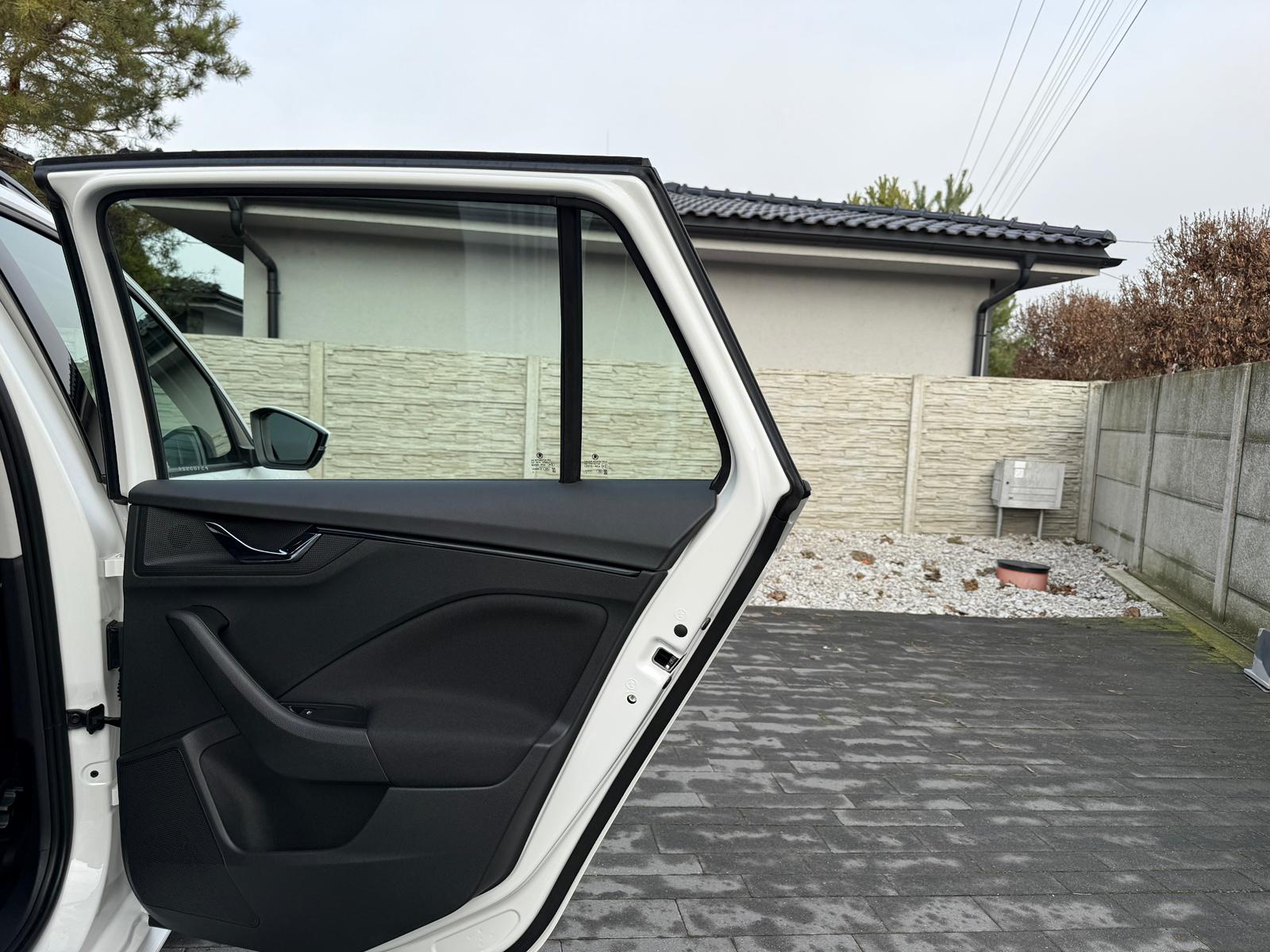 
								Škoda Kamiq 1.0 TSI Active full									