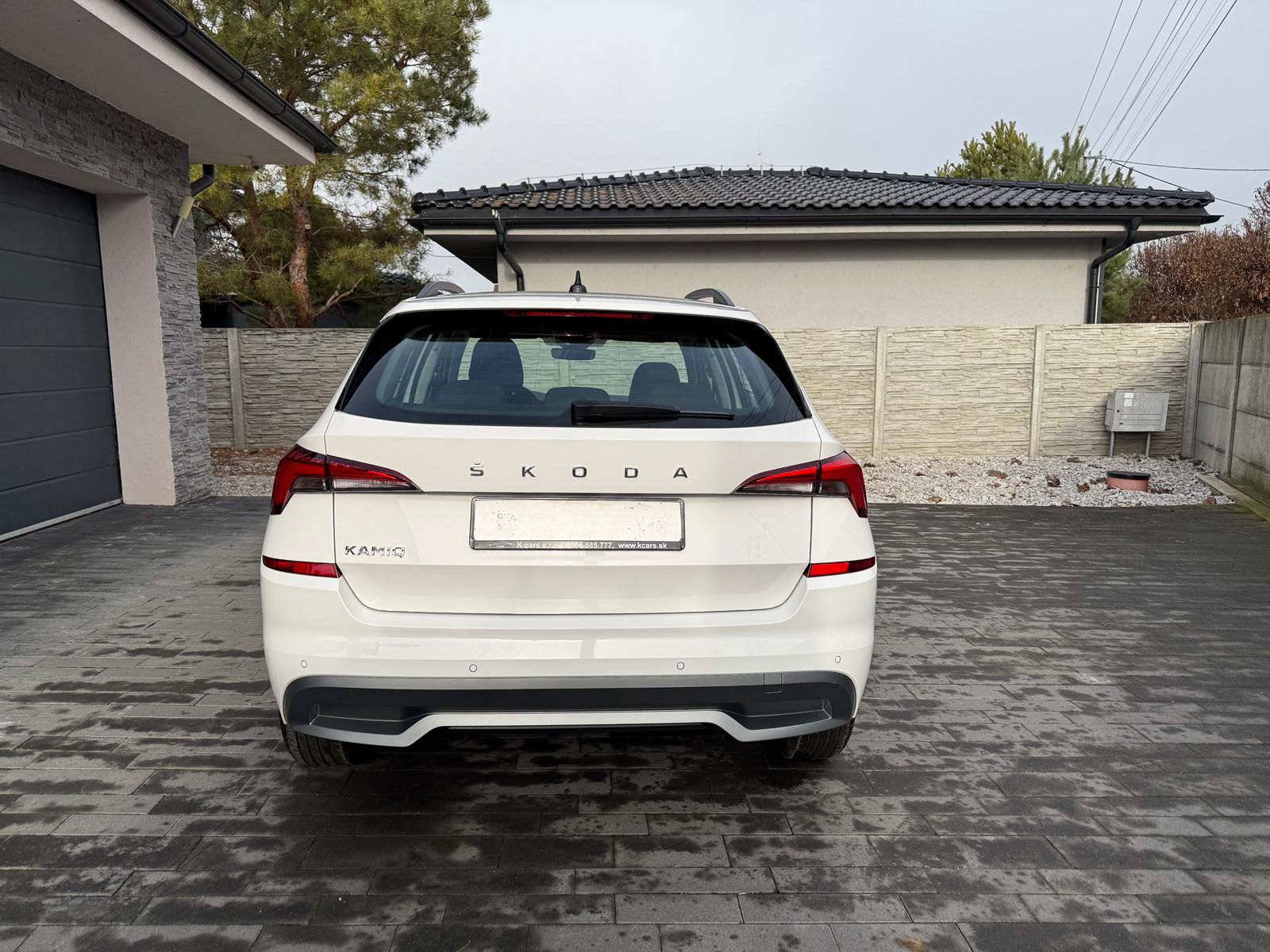 
								Škoda Kamiq 1.0 TSI Active full									