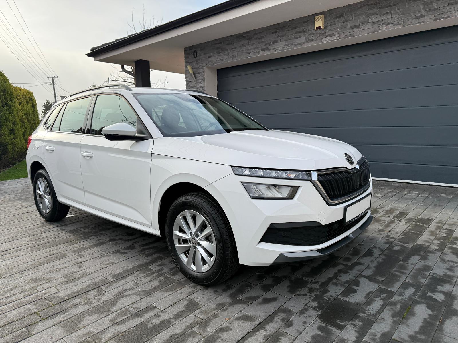 
								Škoda Kamiq 1.0 TSI Active full									