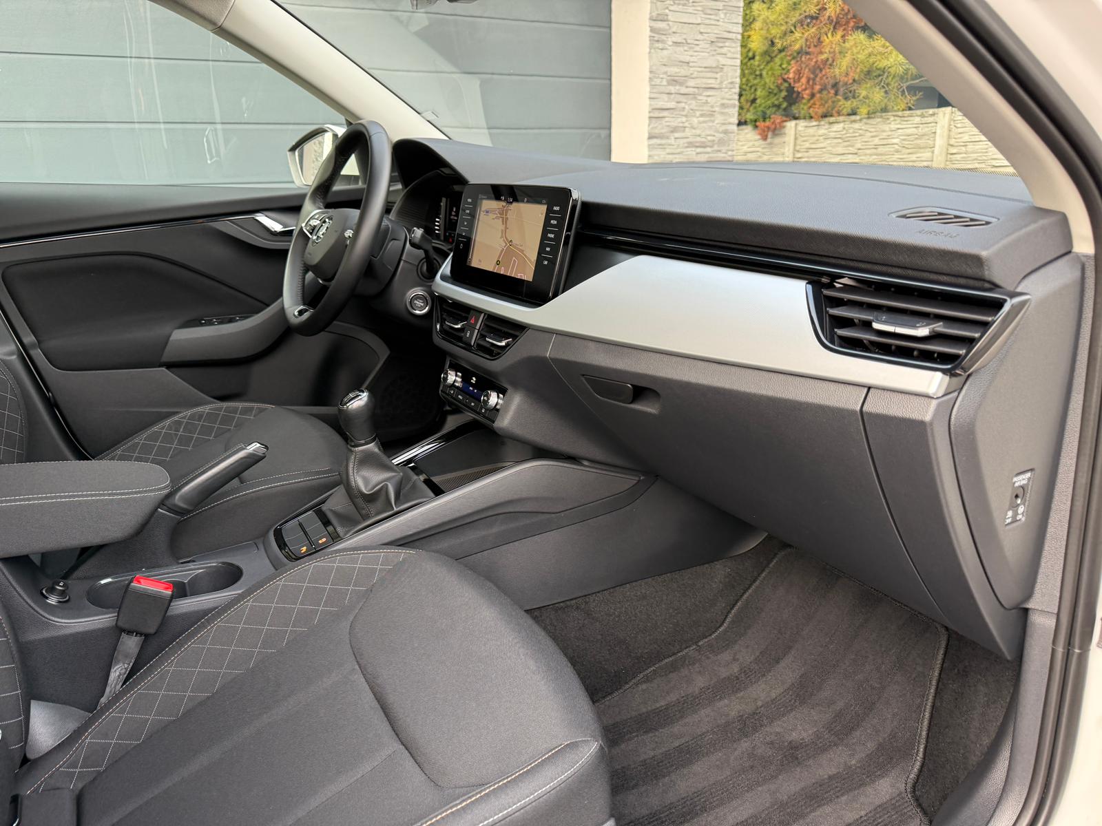 
								Škoda Kamiq 1.0 TSI Active full									