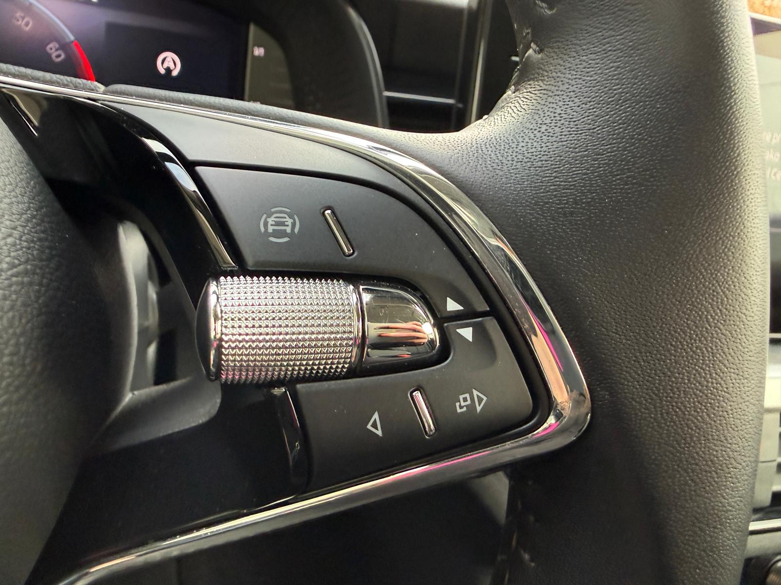
								Škoda Kamiq 1.0 TSI Active full									