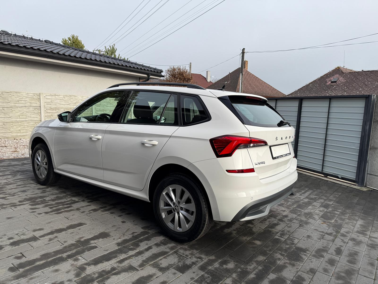 
								Škoda Kamiq 1.0 TSI Active full									