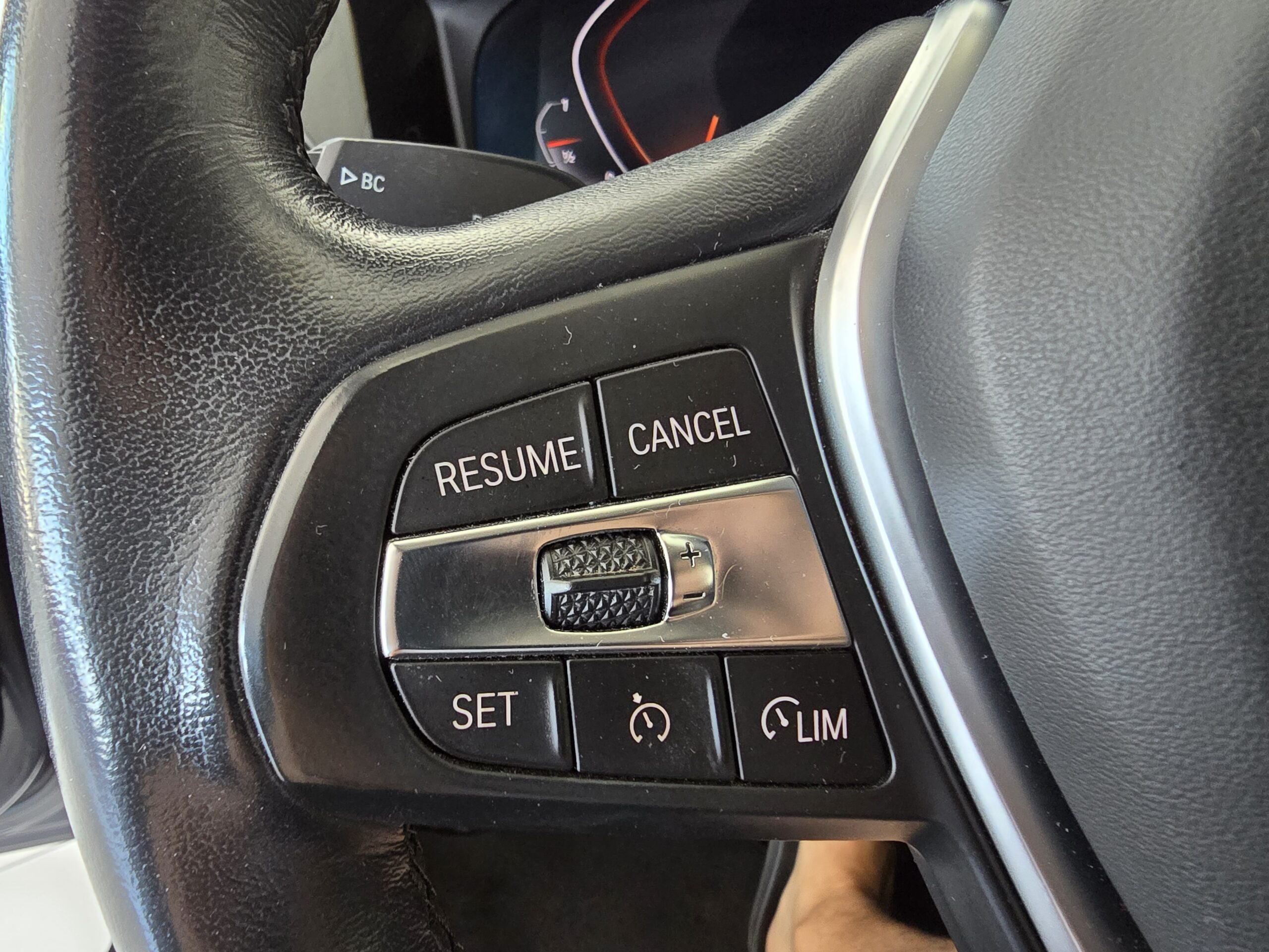 
								BMW Rad 3 Touring 318d mHEV A/T full									