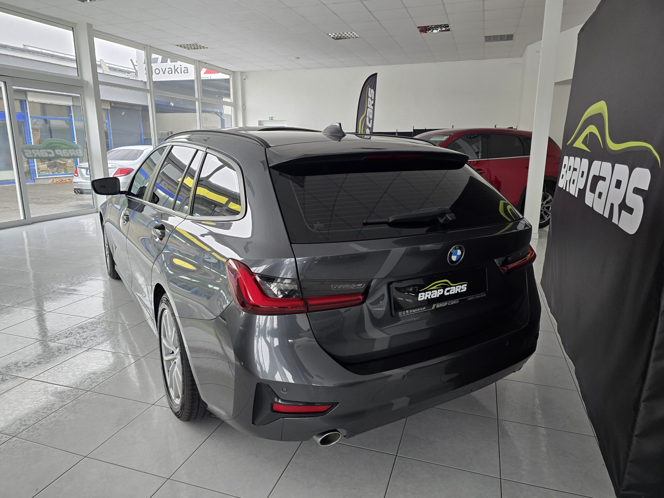 
								BMW Rad 3 Touring 318d mHEV A/T full									