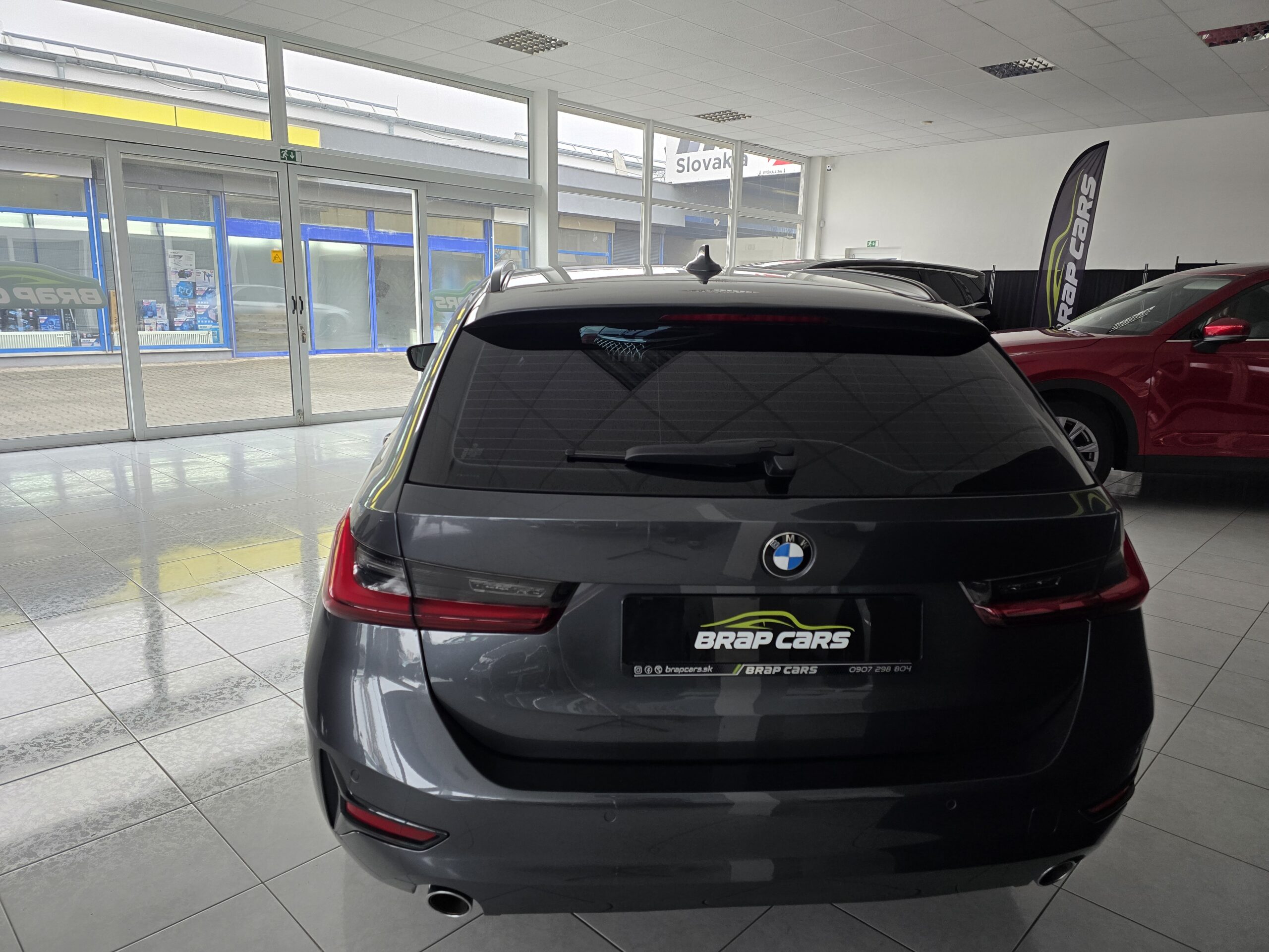 
								BMW Rad 3 Touring 318d mHEV A/T full									
