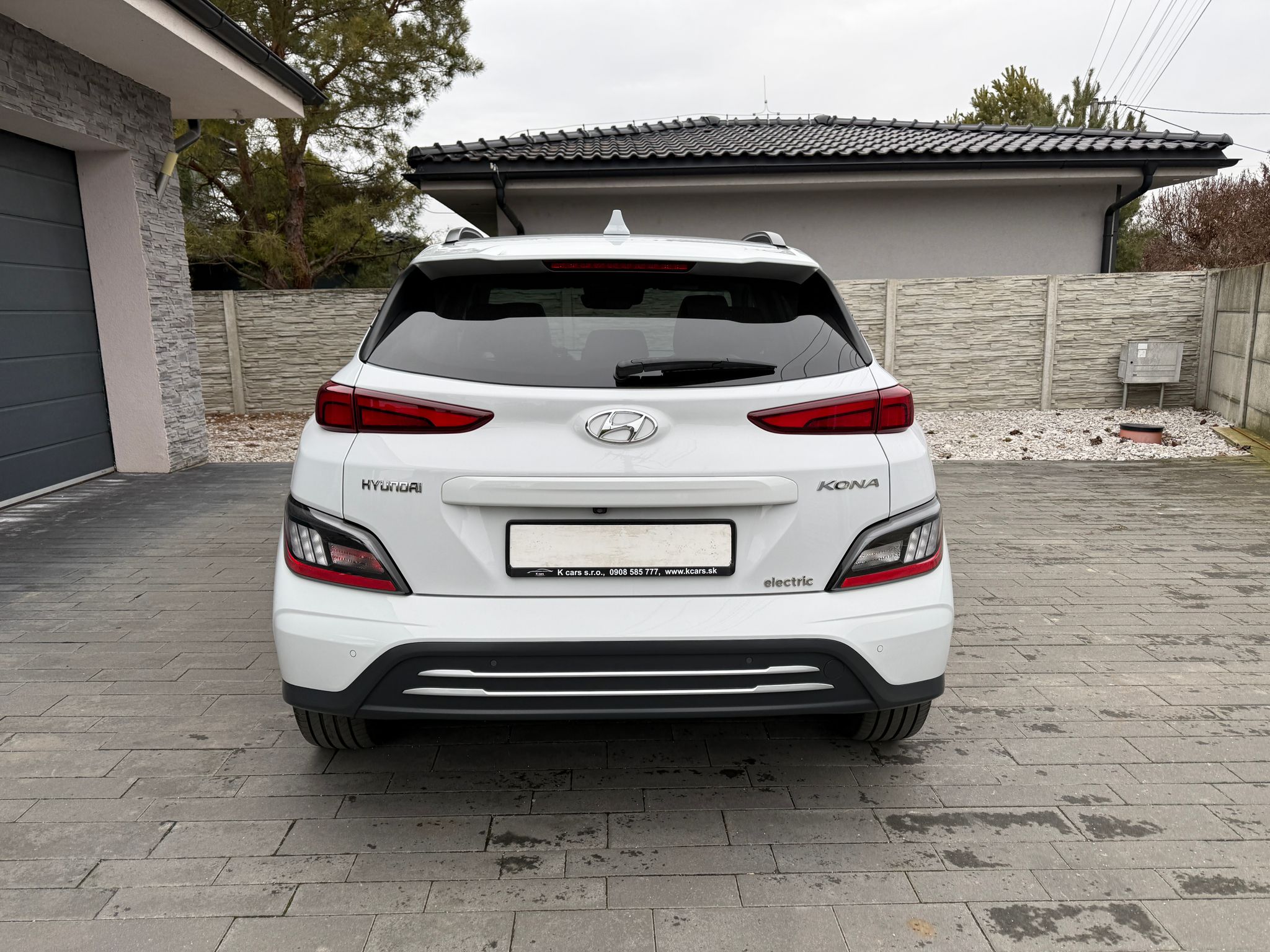 
								Hyundai Kona Electric 150 full									