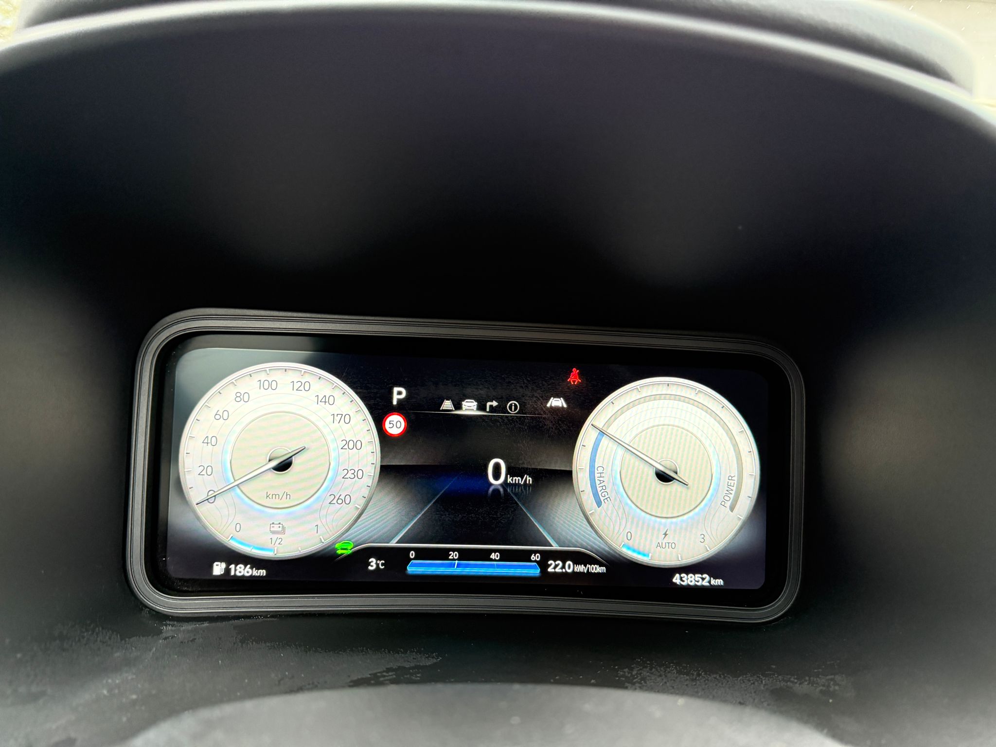 
								Hyundai Kona Electric 150 full									