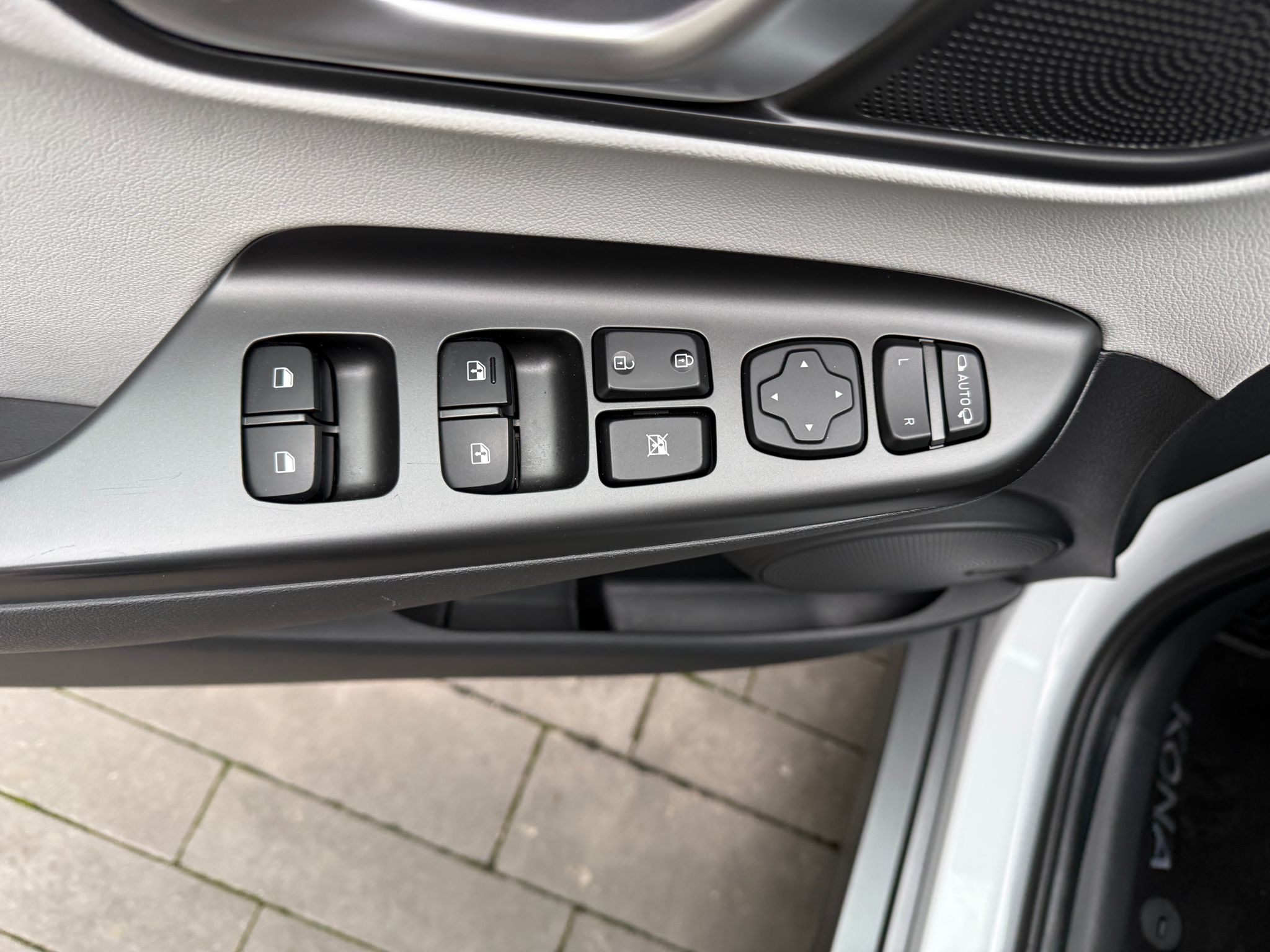 
								Hyundai Kona Electric 150 full									