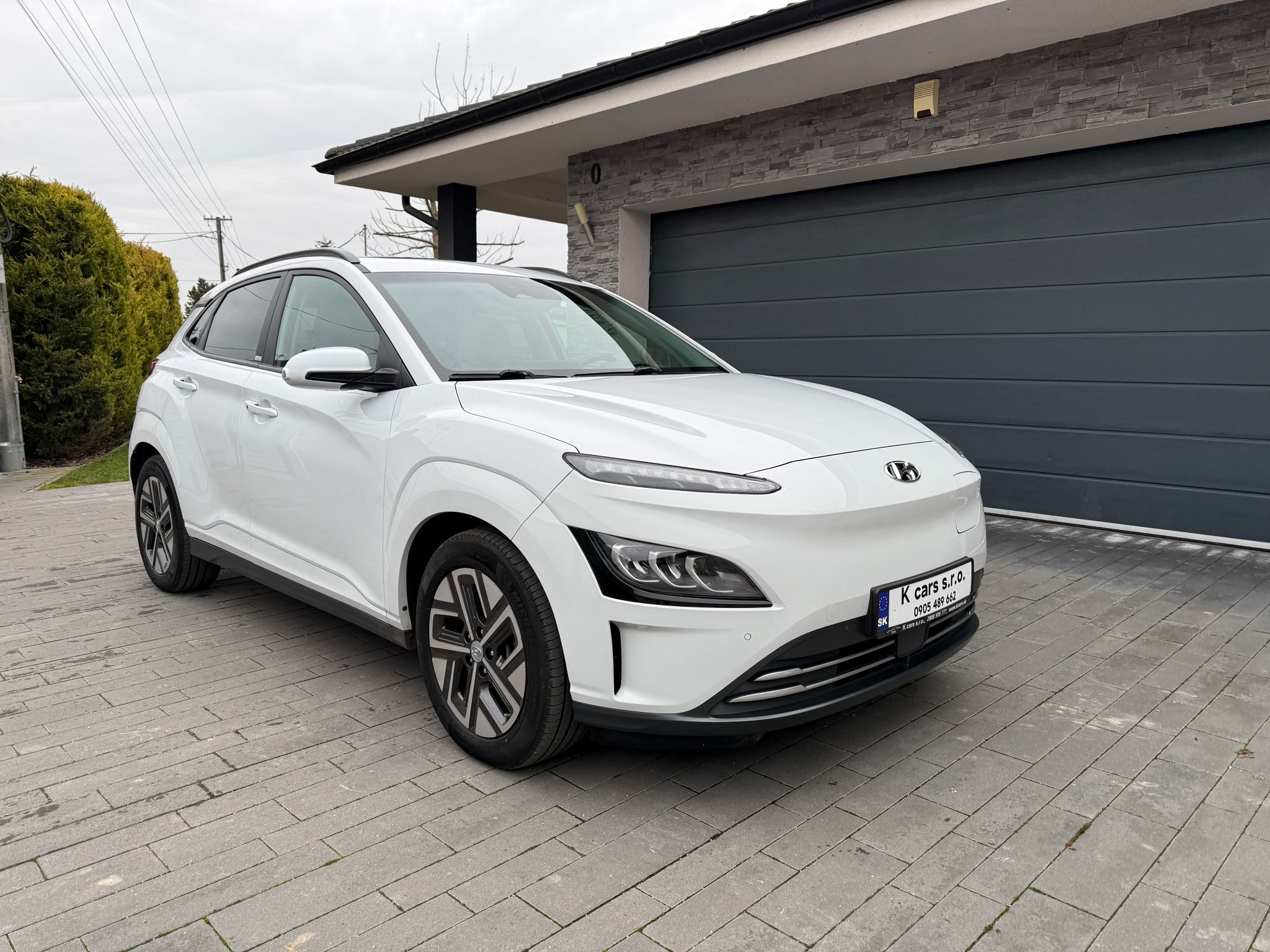 
								Hyundai Kona Electric 150 full									