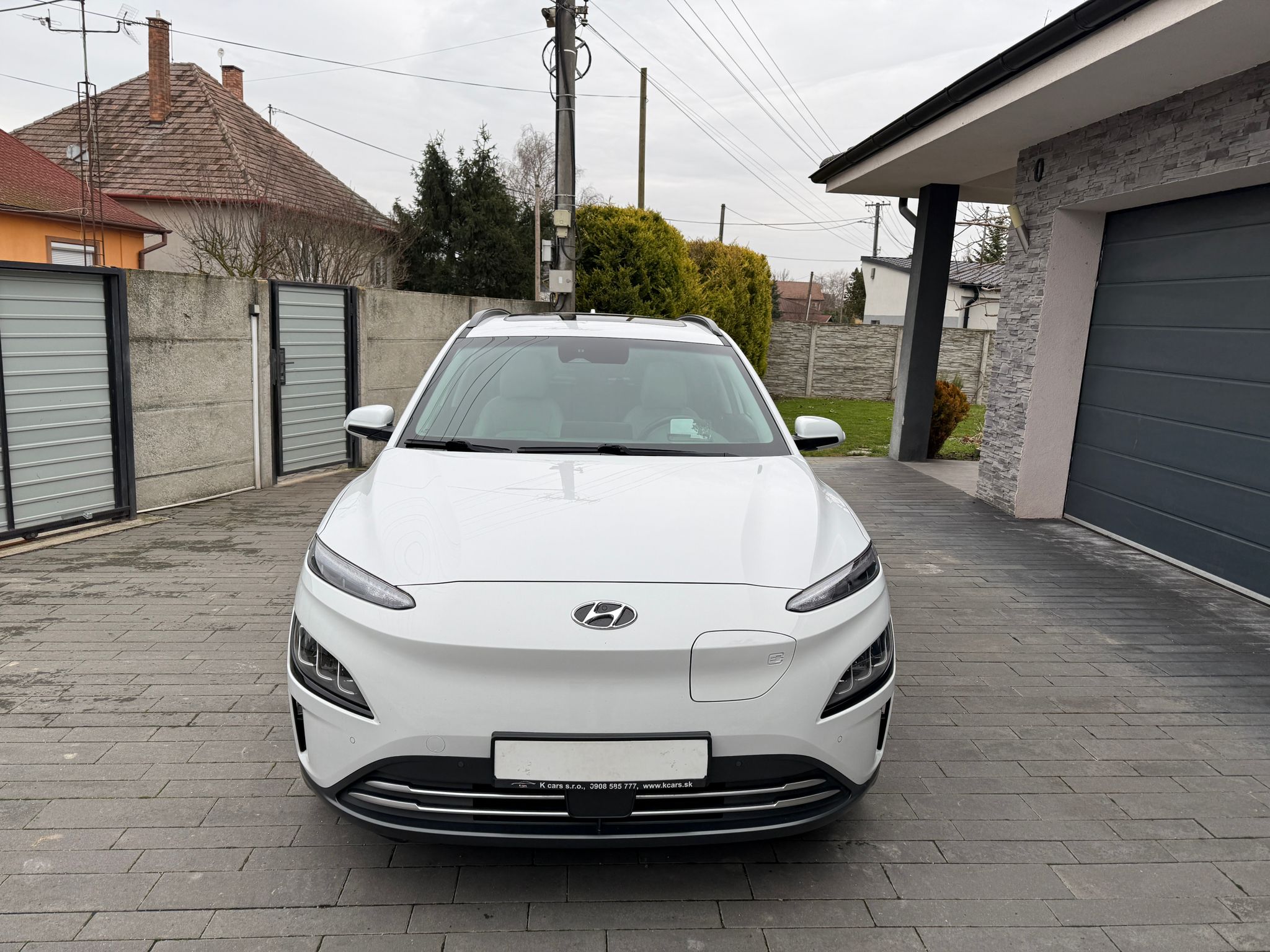 
								Hyundai Kona Electric 150 full									