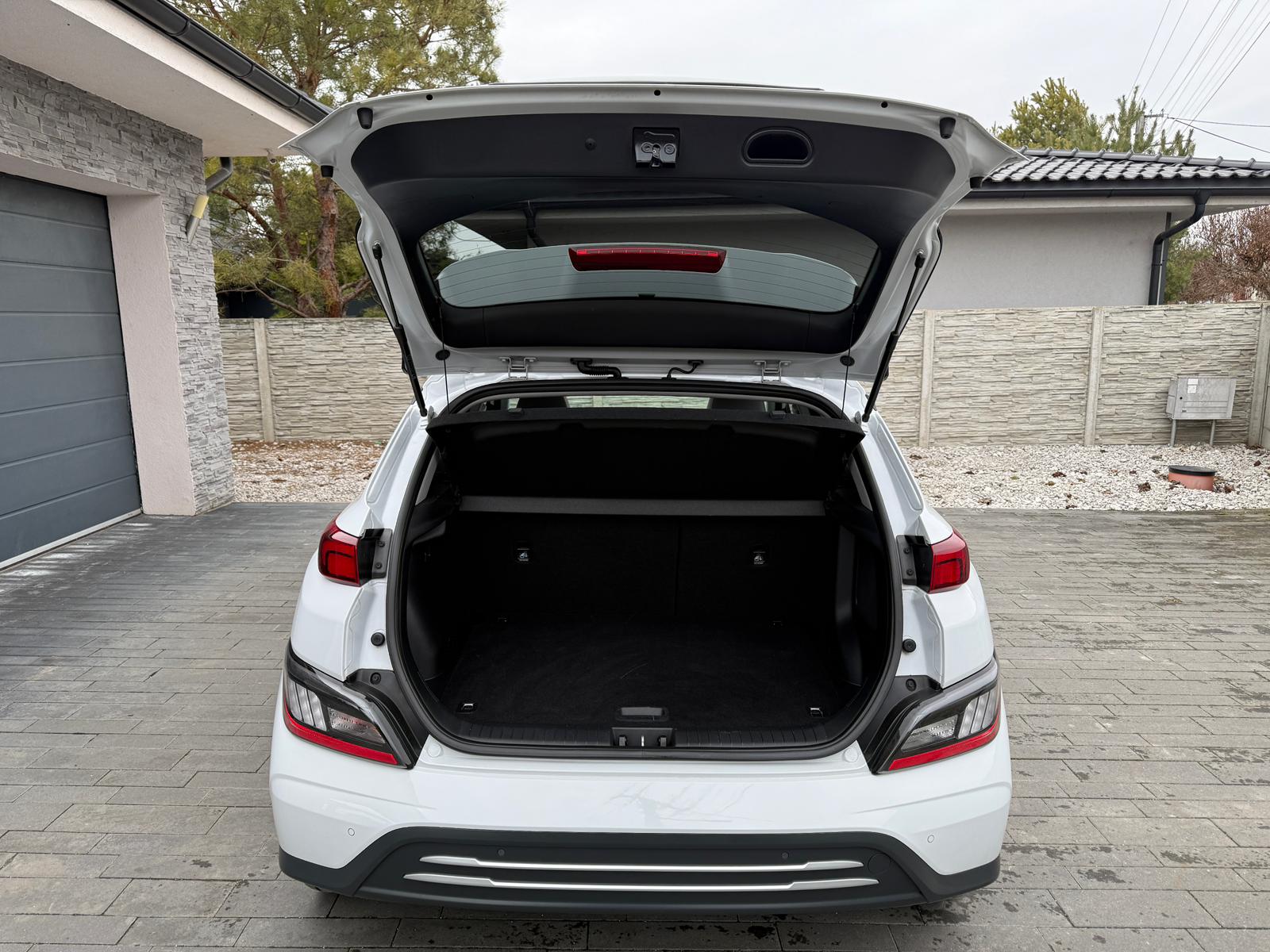 
								Hyundai Kona Electric 150 full									