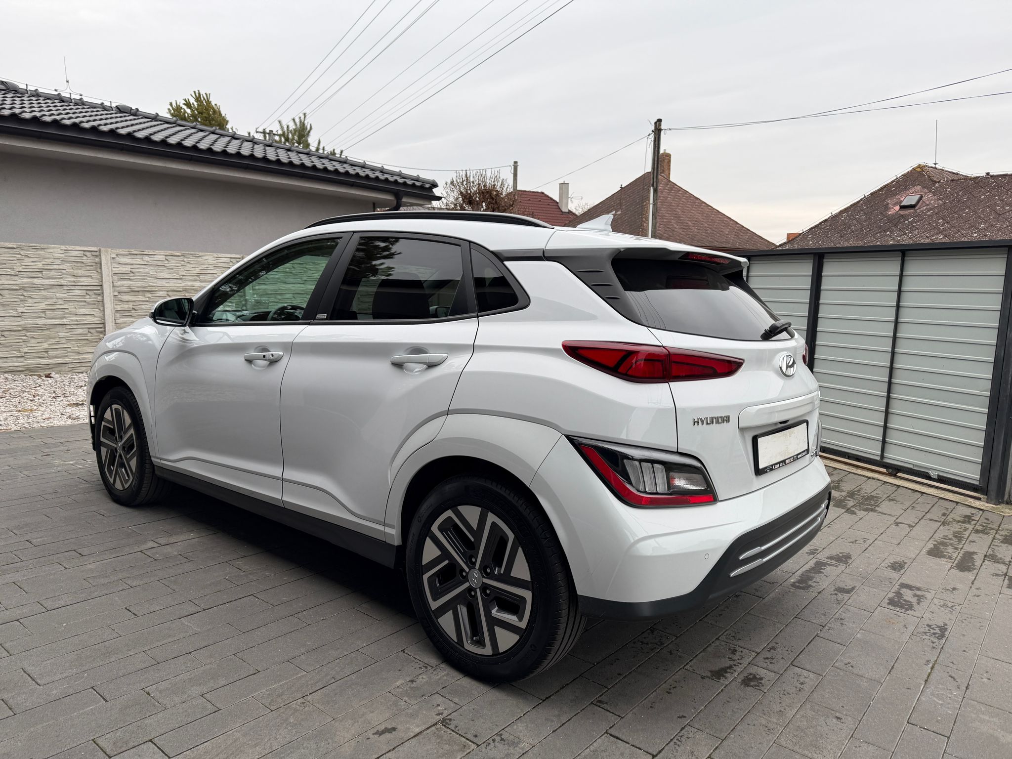 
								Hyundai Kona Electric 150 full									