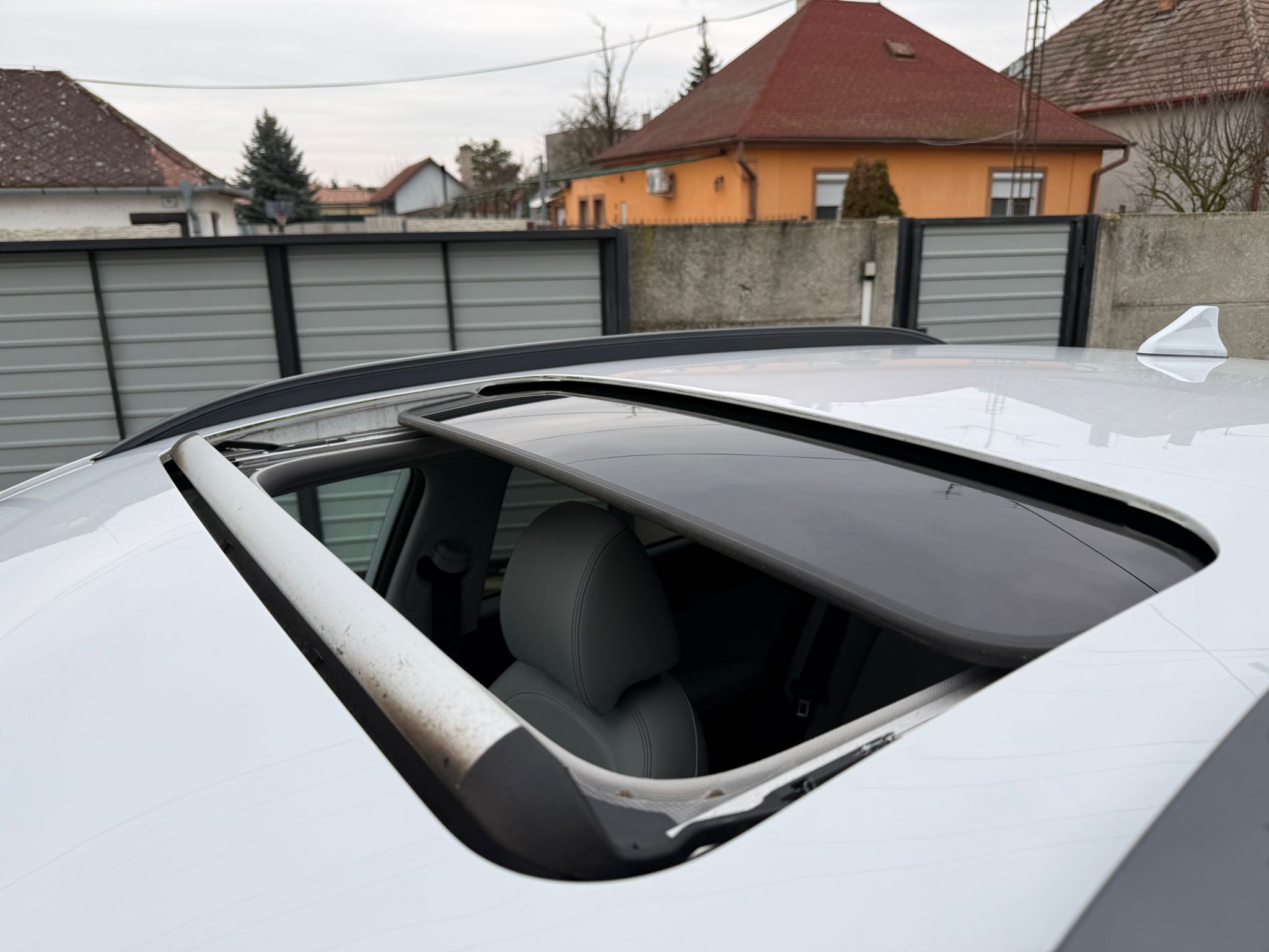 
								Hyundai Kona Electric 150 full									