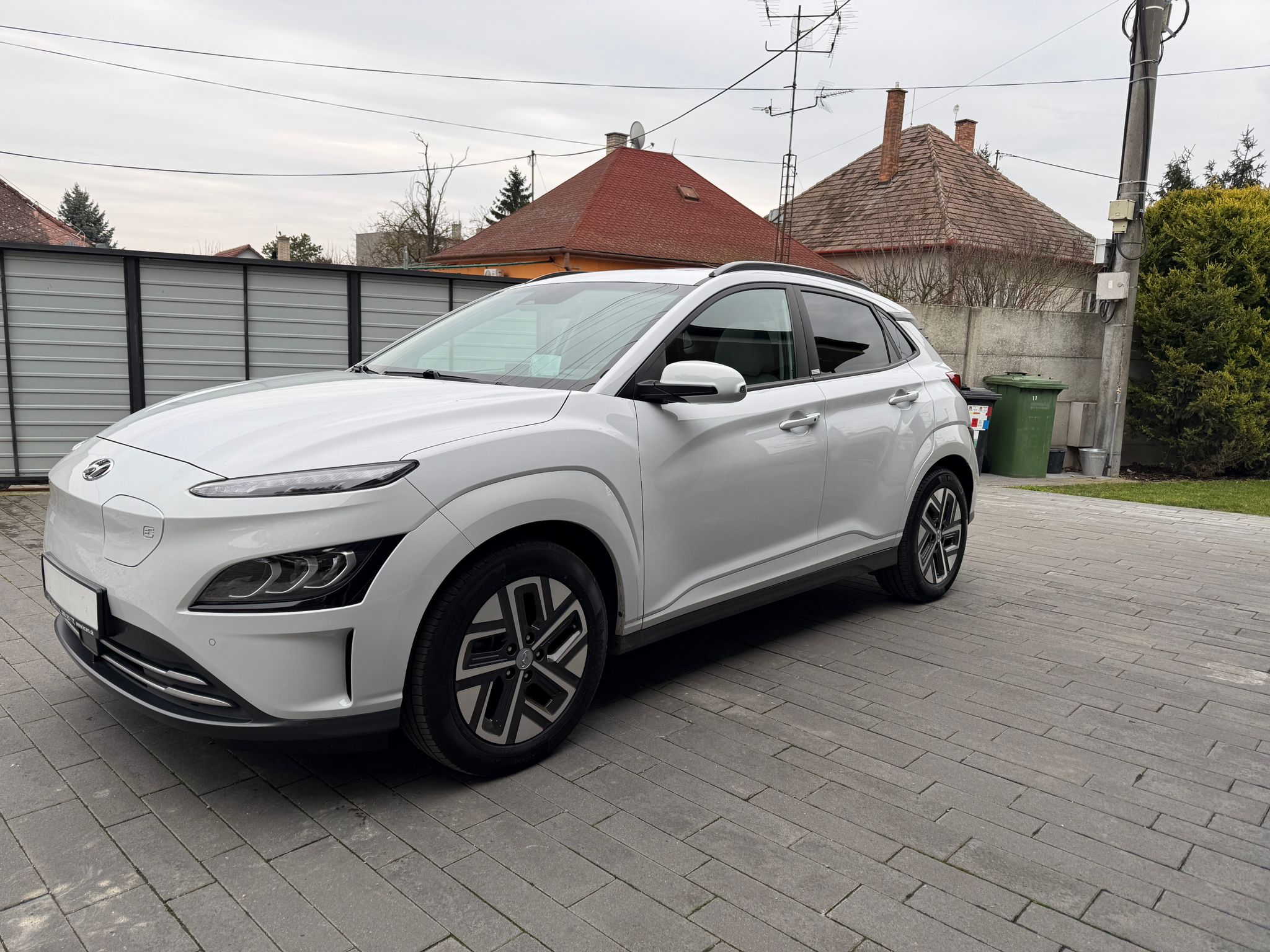 
								Hyundai Kona Electric 150 full									