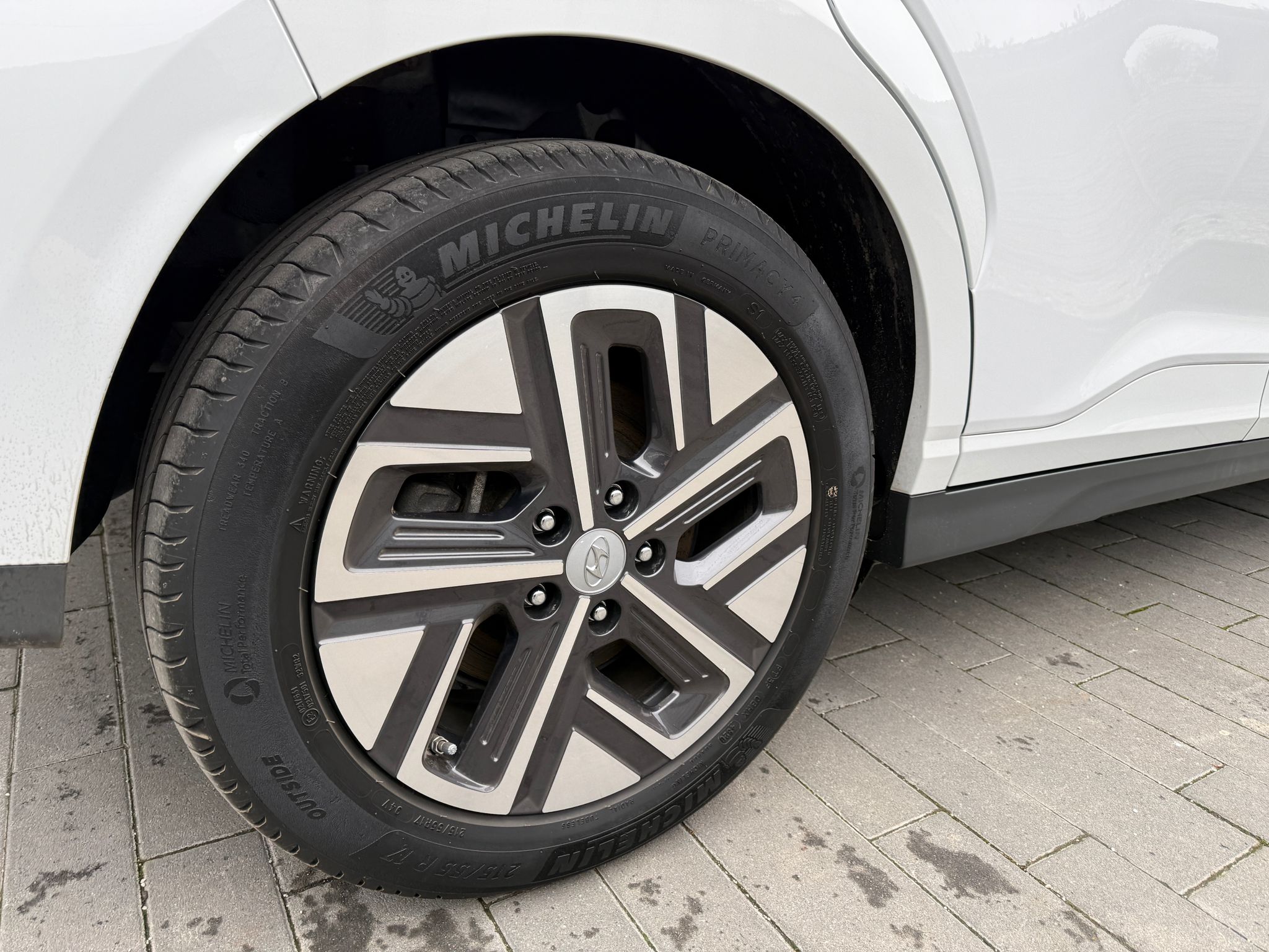 
								Hyundai Kona Electric 150 full									