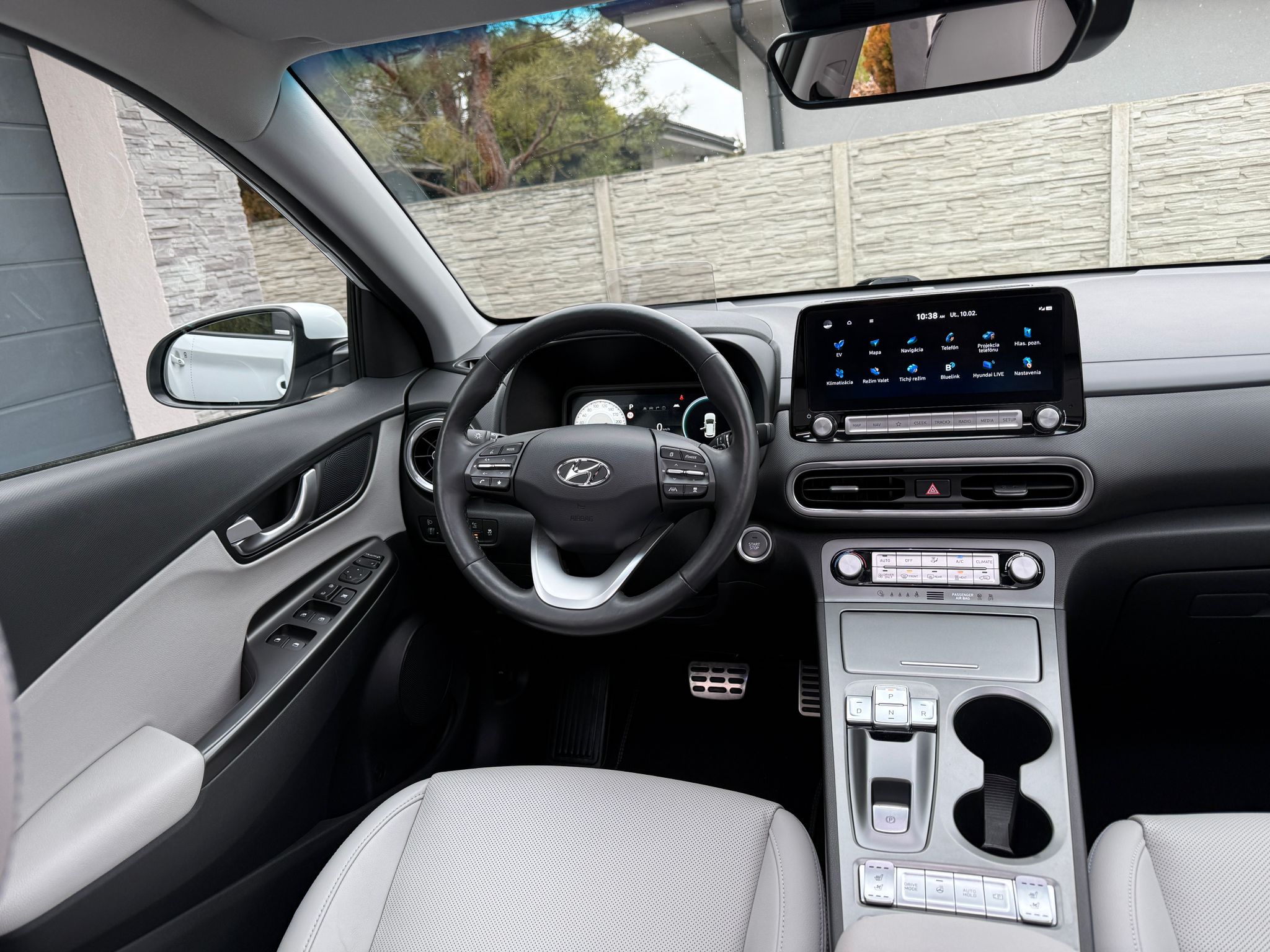 
								Hyundai Kona Electric 150 full									