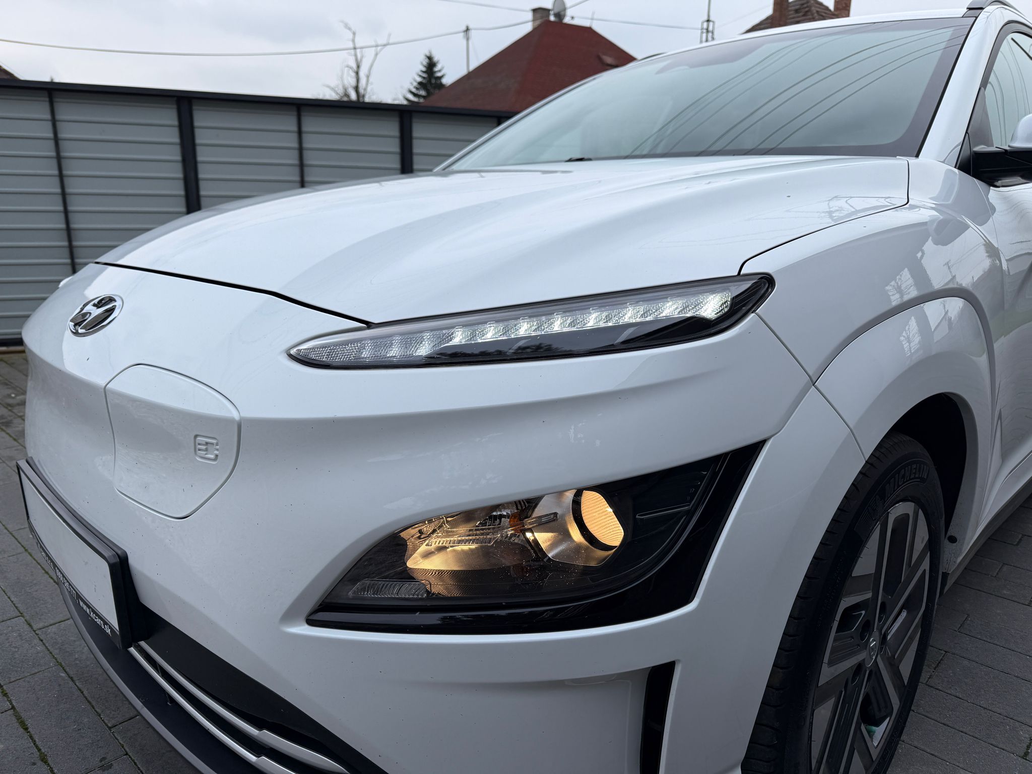 
								Hyundai Kona Electric 150 full									