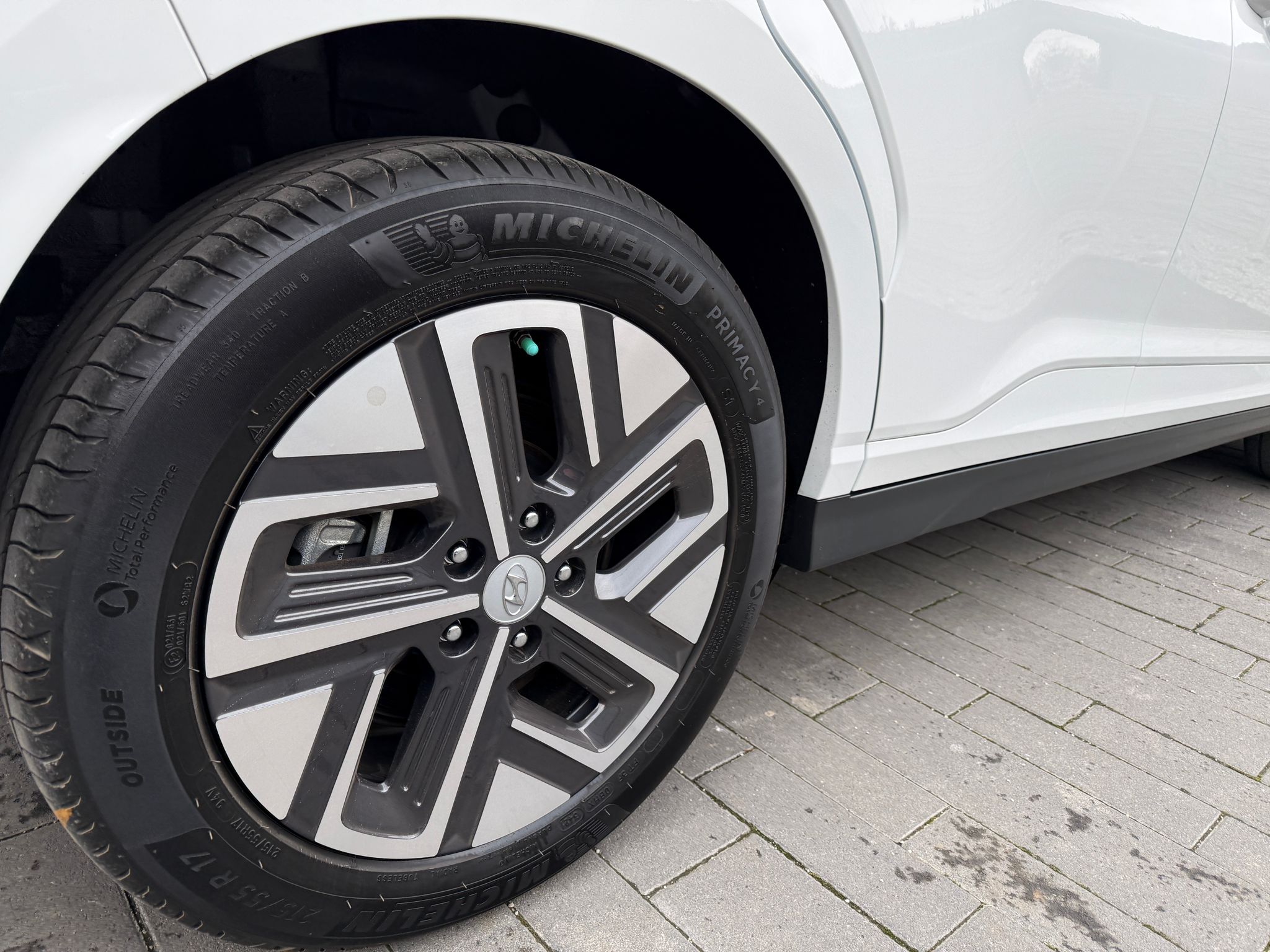 
								Hyundai Kona Electric 150 full									