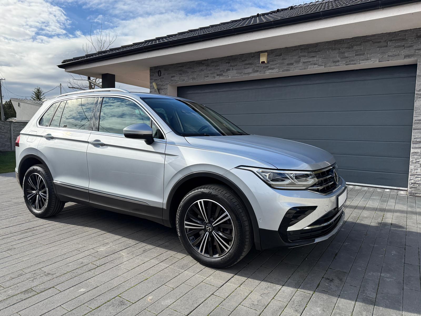 
								Volkswagen Tiguan 1.4 TSI eHybrid 245k Elegance DSG full									